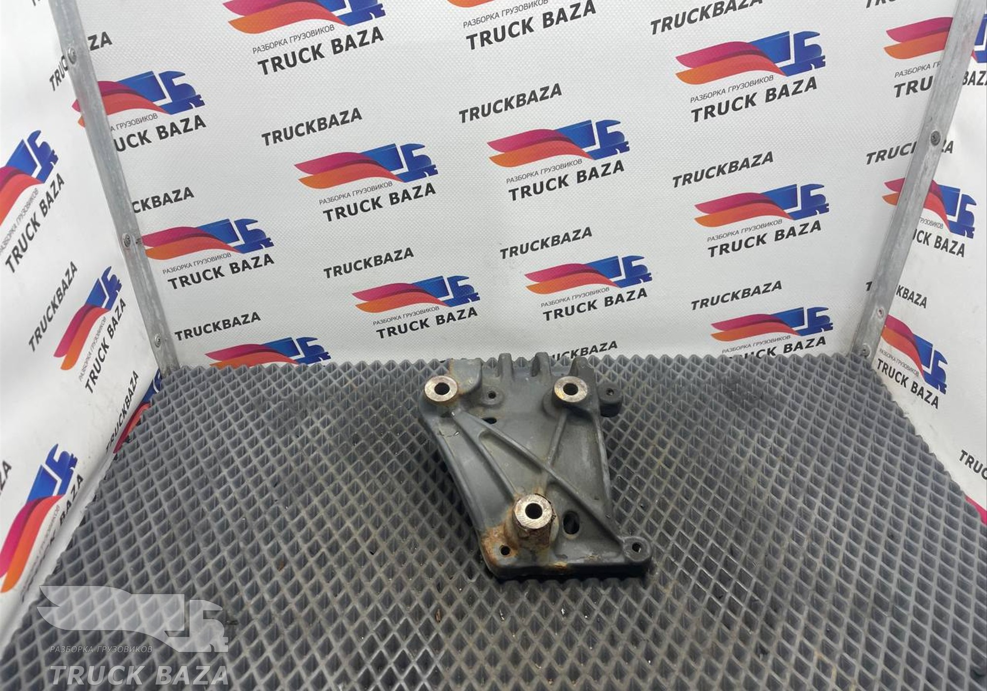 20538078 Кронштейн генератора для Renault Premium II (с 2005 по 2013)