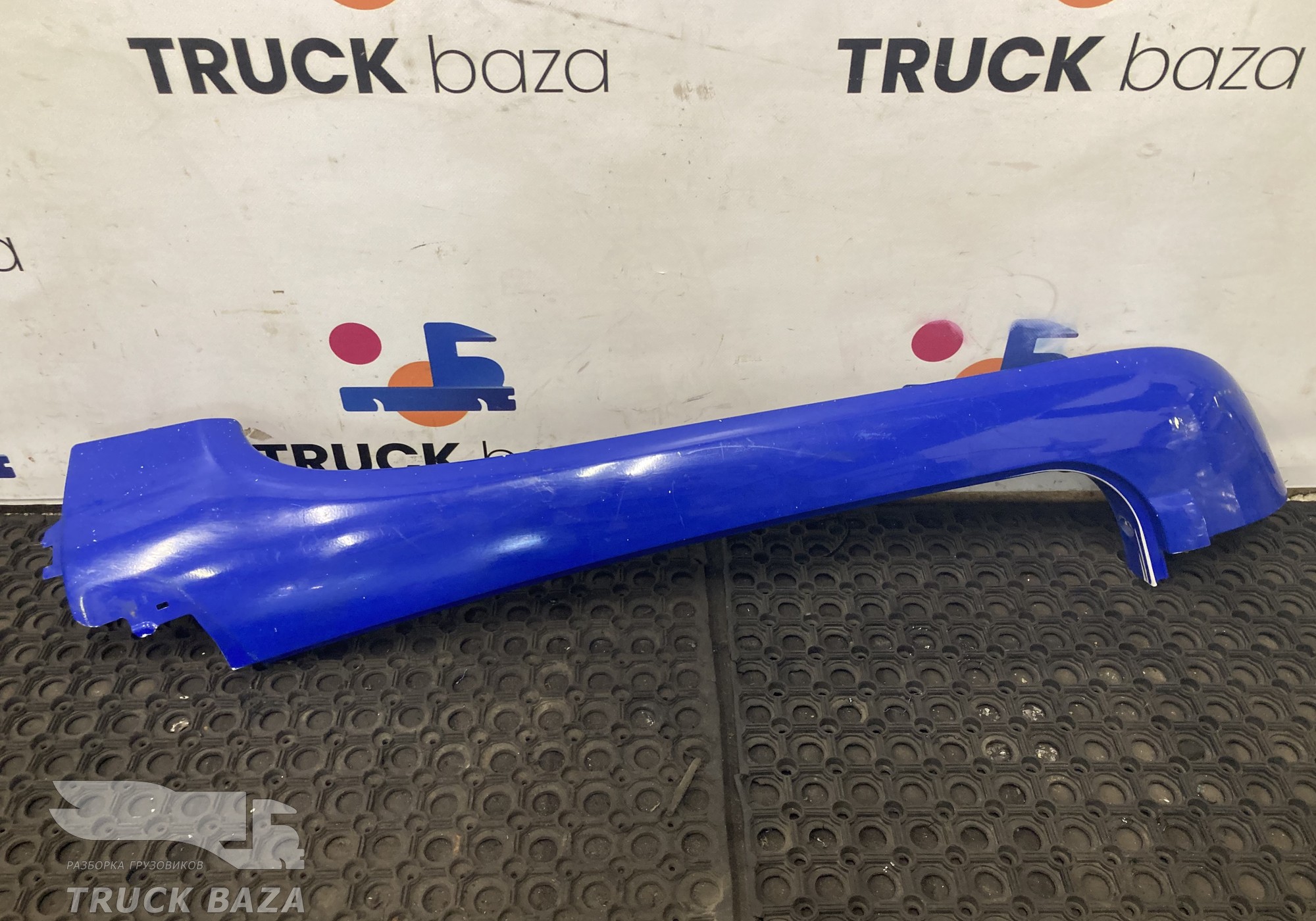 81624100223 Накладка стойки лобового стекла левая для Man TGS II (с 2012)