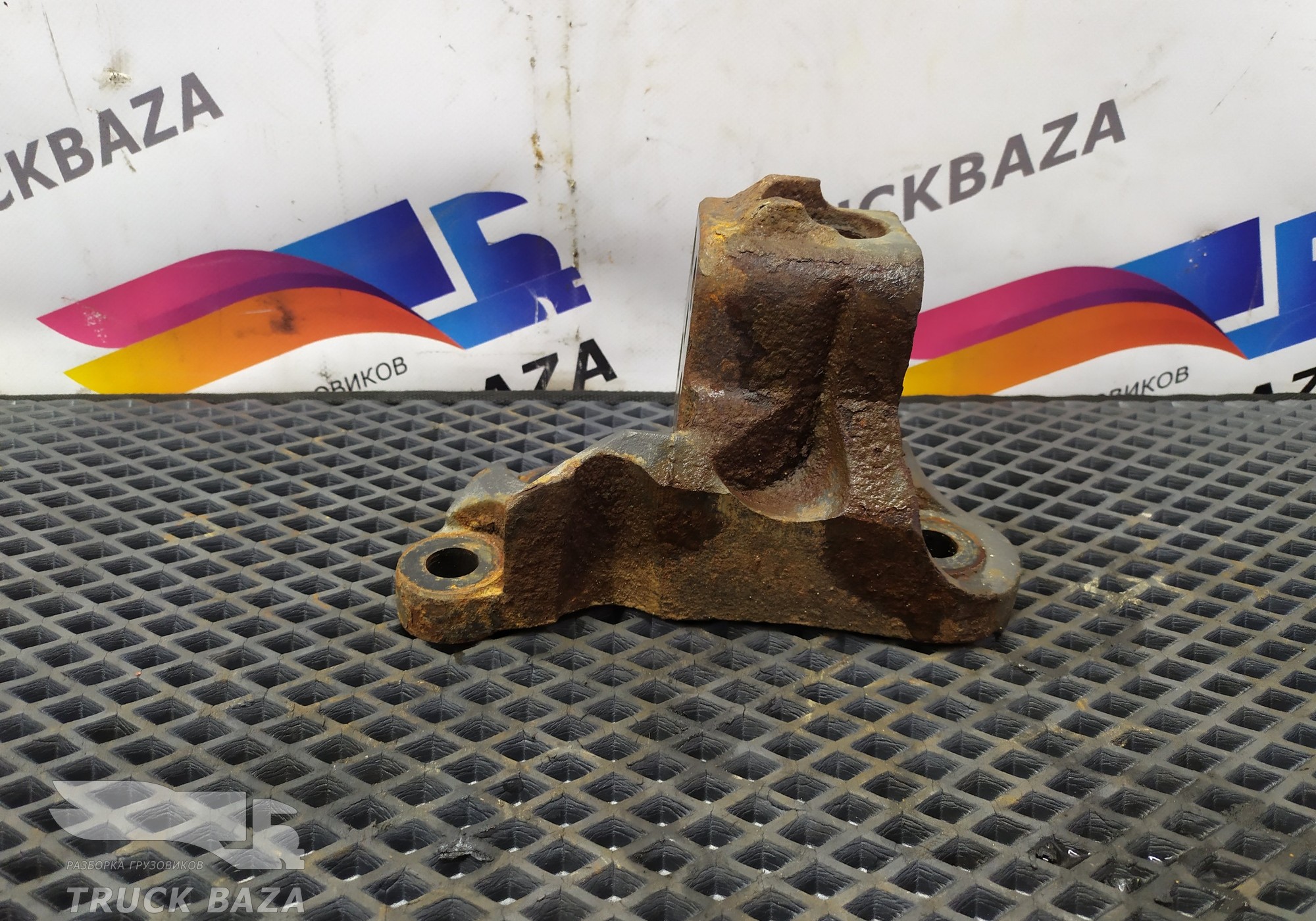 1670902 Кронштейн двигателя задний левый для Daf CF