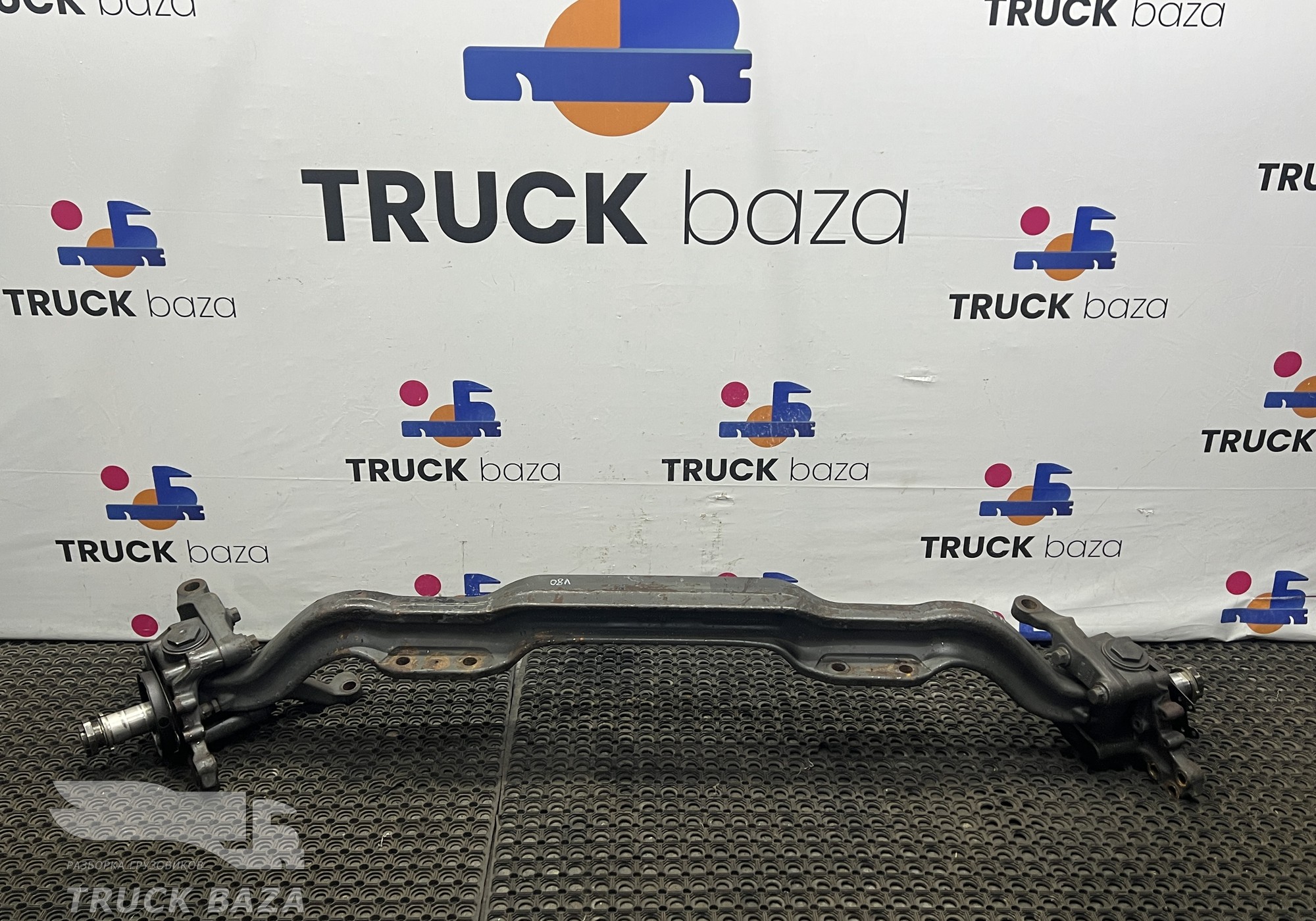 20581073 Балка передняя в сборе