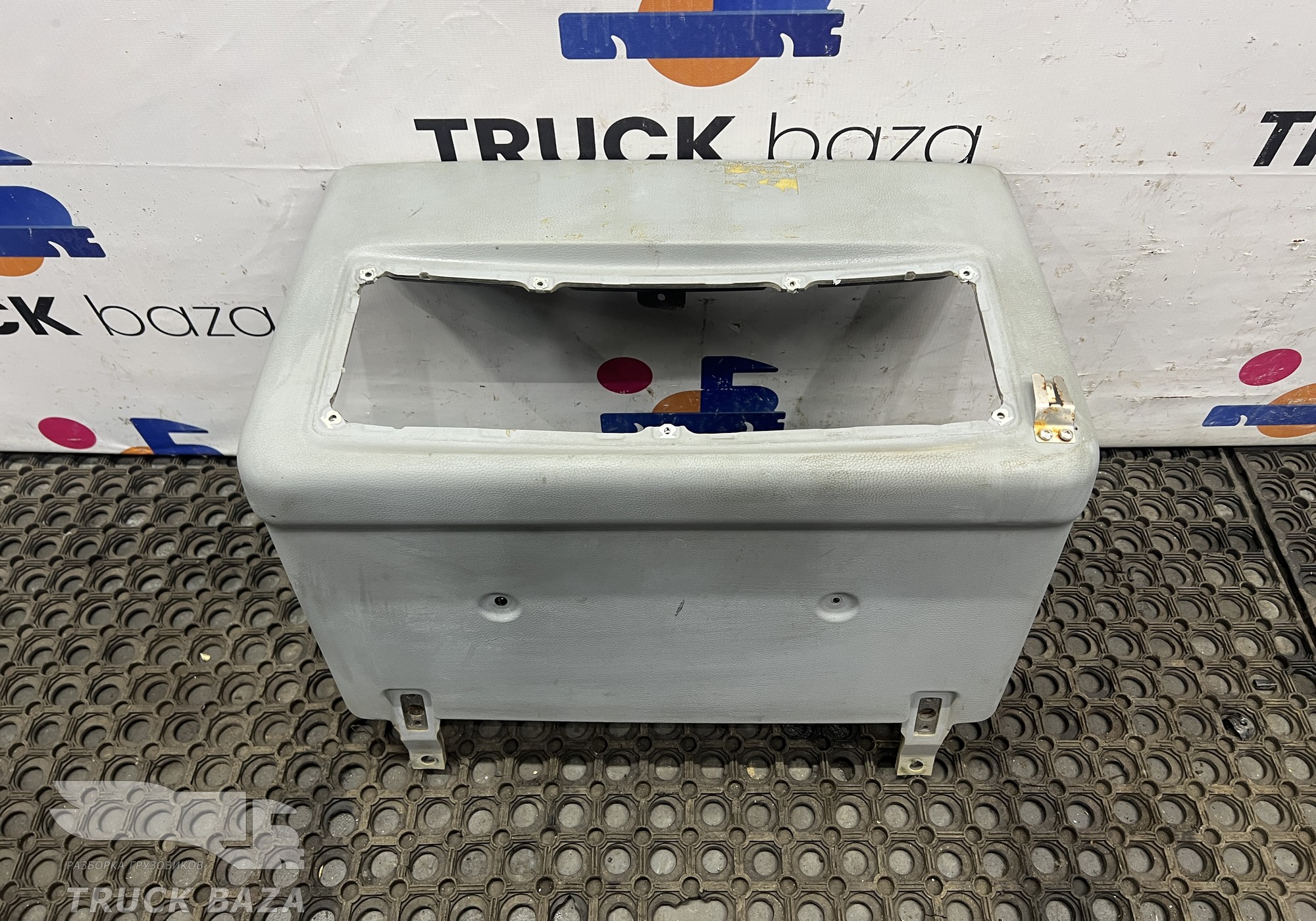 5702221 Накладка верхней консоли для КАМАЗ 5490 (с 2013)