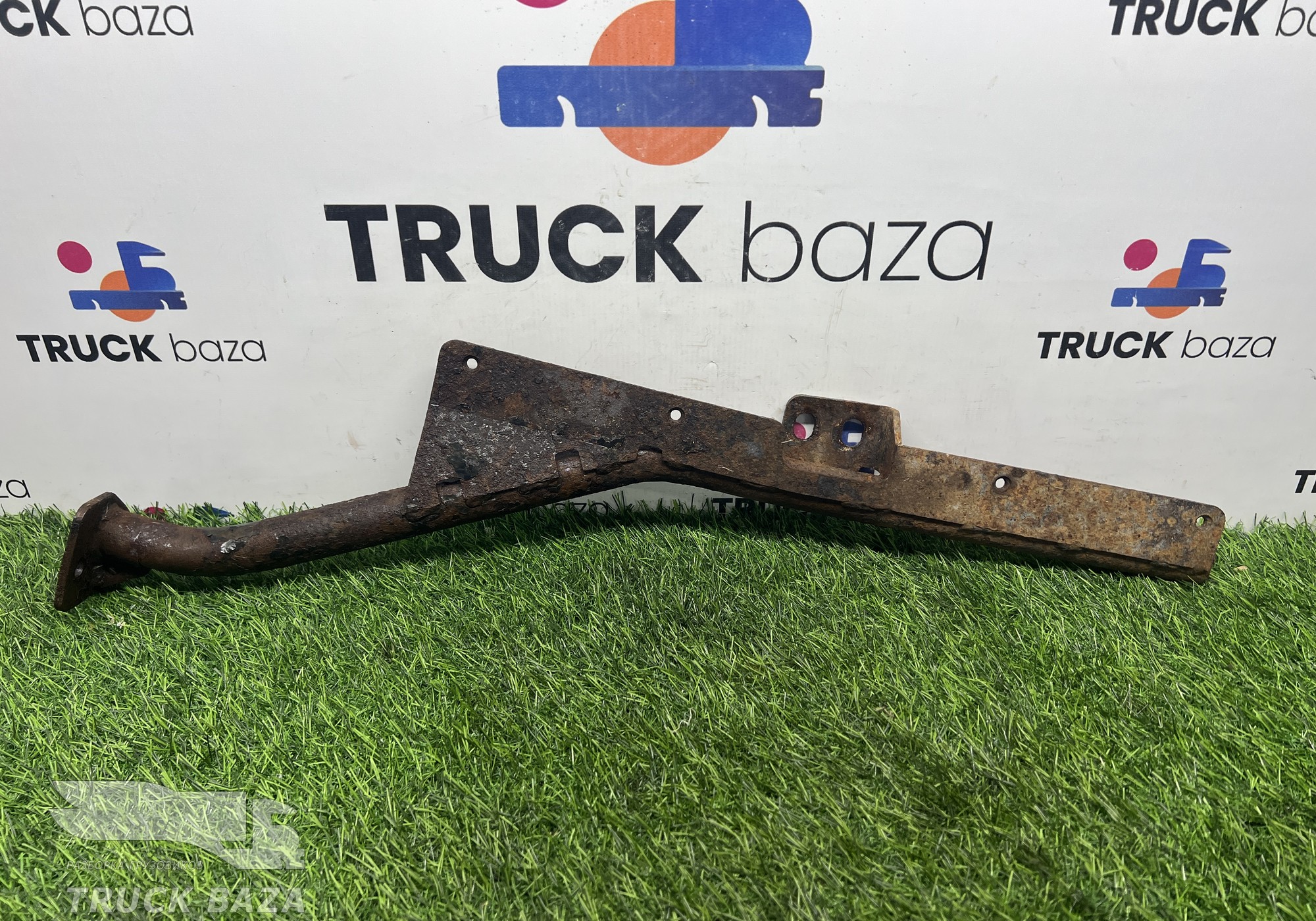 5490840532110 Кронштейн корпуса подножек левого для КАМАЗ 5490 (с 2013)