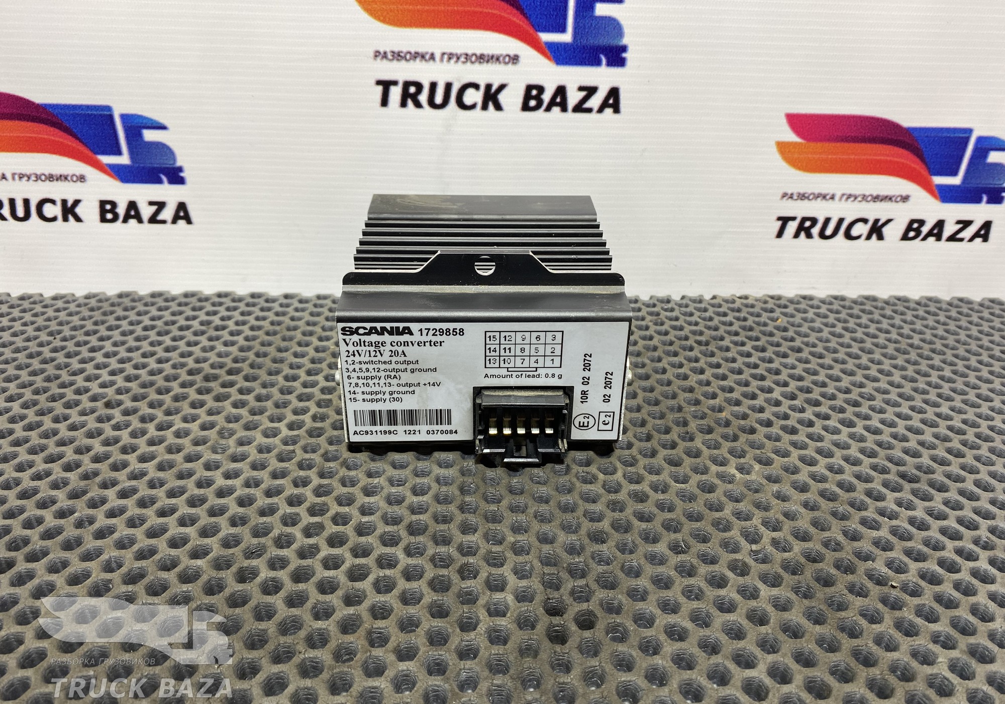 1729858 Преобразователь напряжения