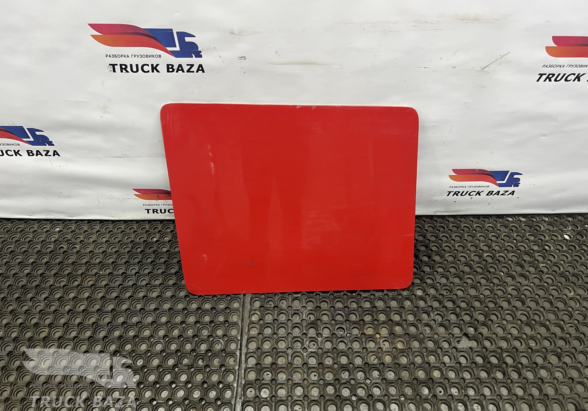 A9607502903 Крышка инструментального ящика правая