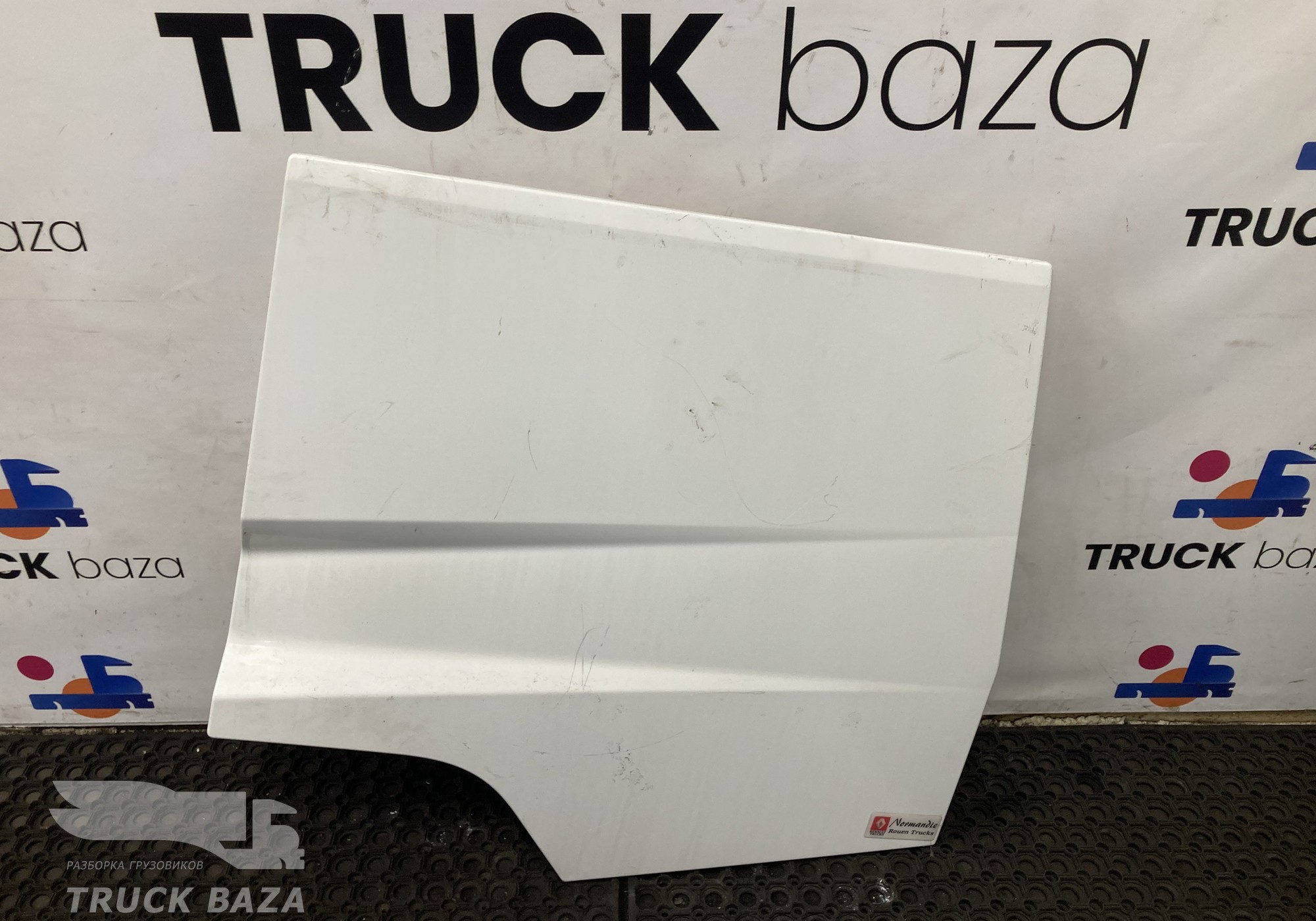 7482376273 Крышка инструментального ящика левого для Renault T (с 2013)