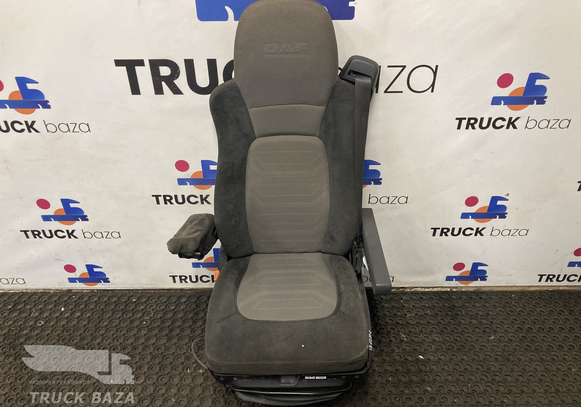 1796669 Сиденье водительское пневматическое для Daf XF105 (с 2006 по 2020)