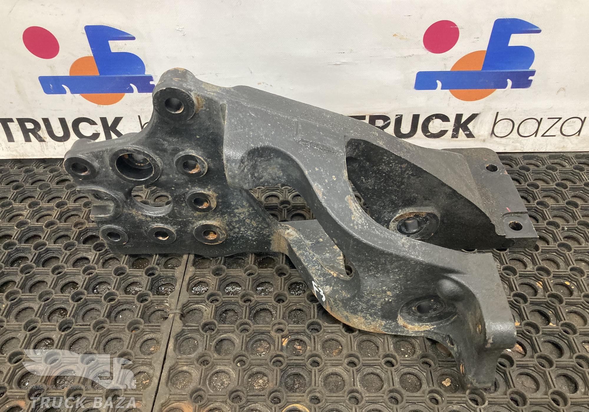 JC465340 Кронштейн переднего бампера для Ford F-MAX (с 2018)