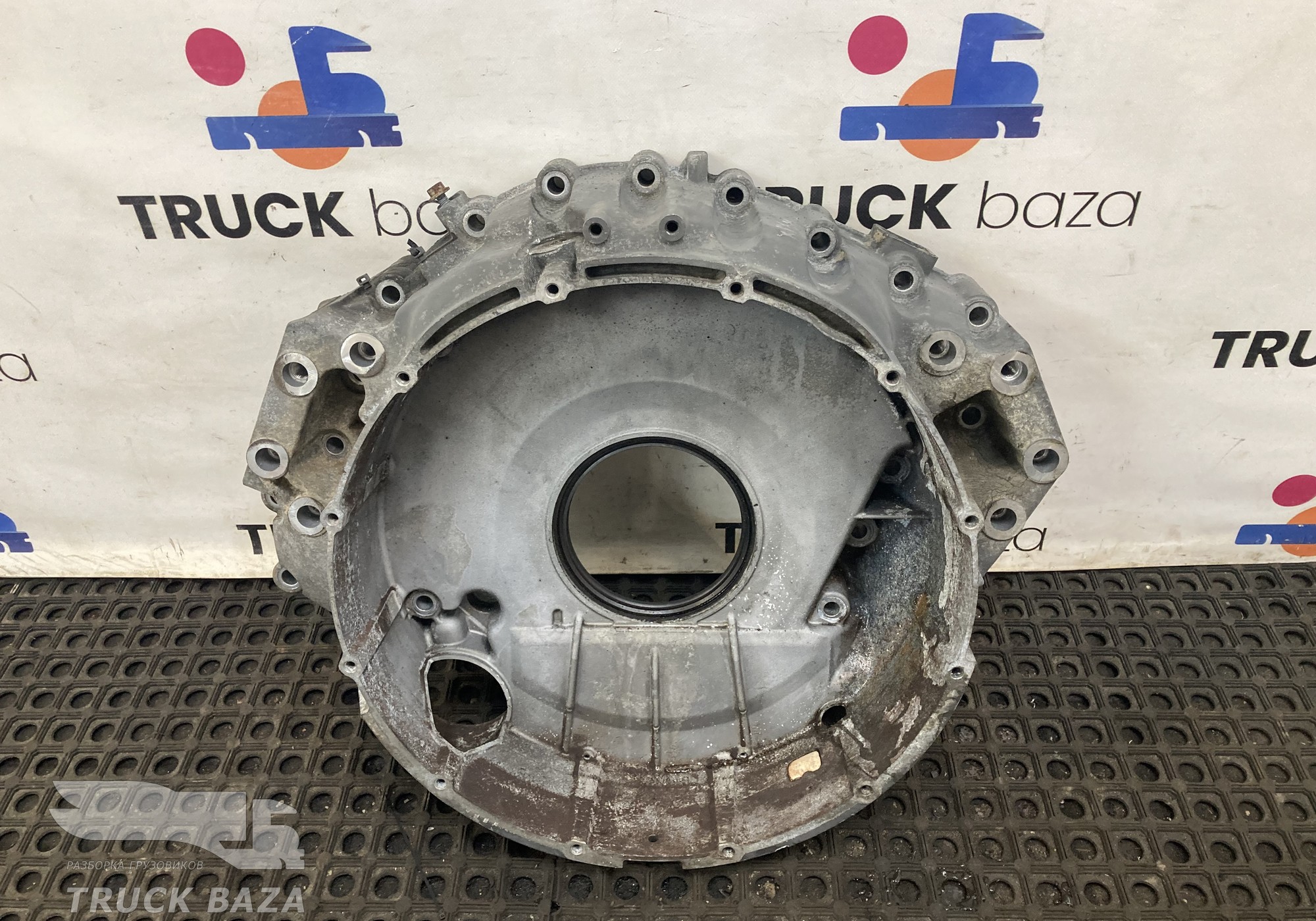 1695375 Кожух маховика