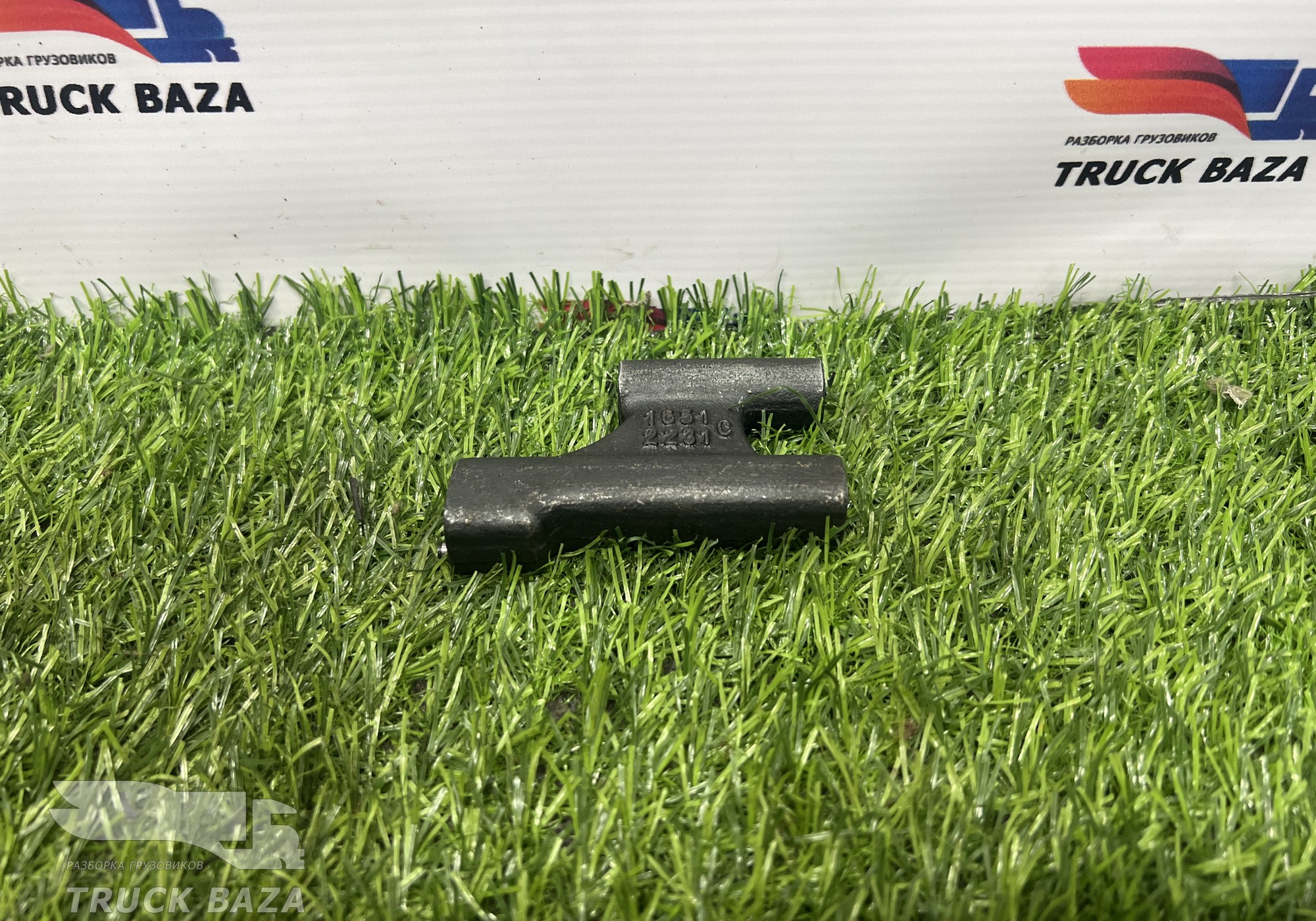 1001421651 Кронштейн EVB для Shacman X3000 (с 2014)