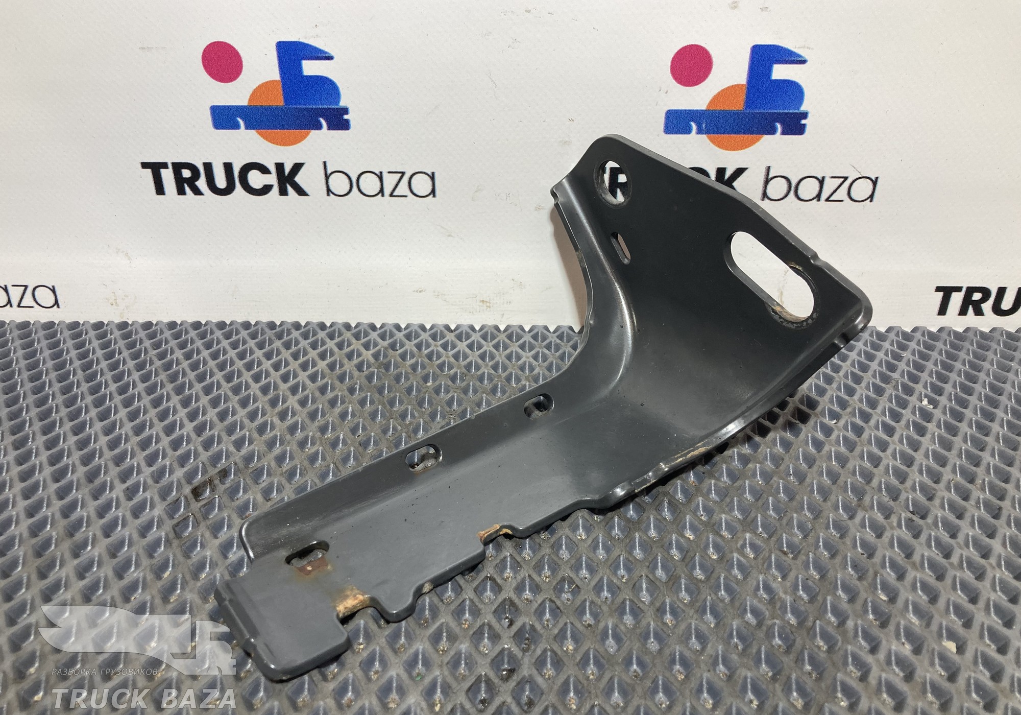 2378954 Кронштейн тормозных трубок