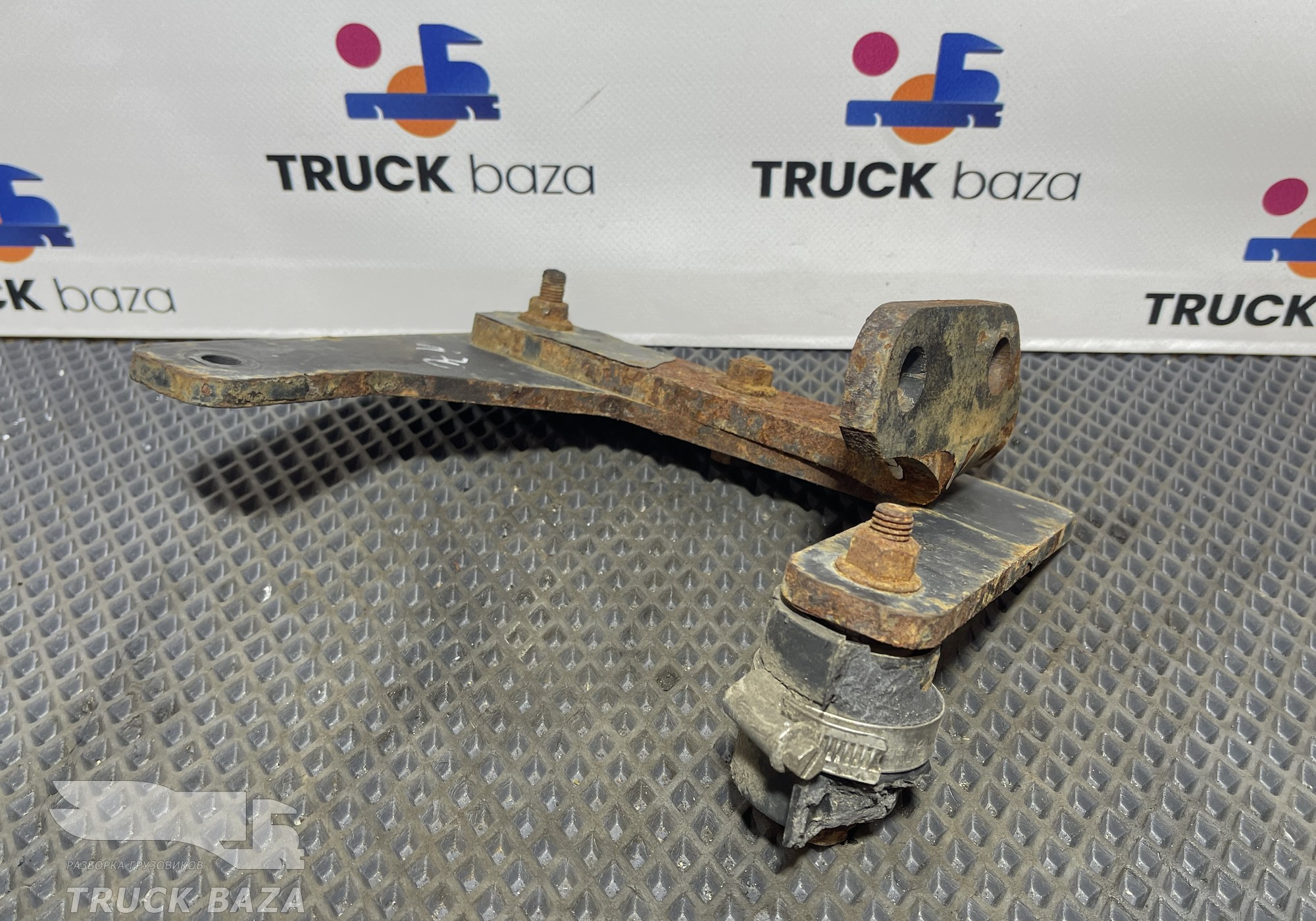 Кронштейн для КАМАЗ 5490 (с 2013)