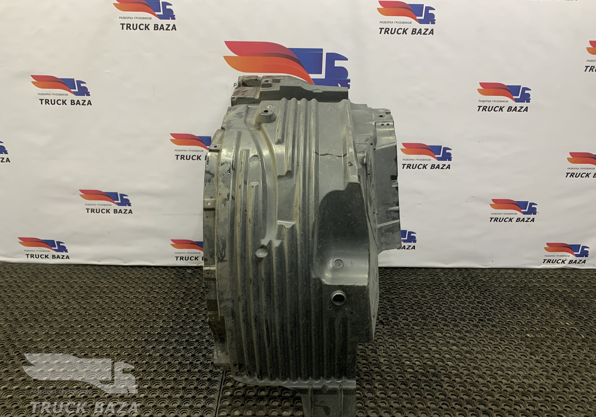 81612300284 Крыло переднее правое передняя часть