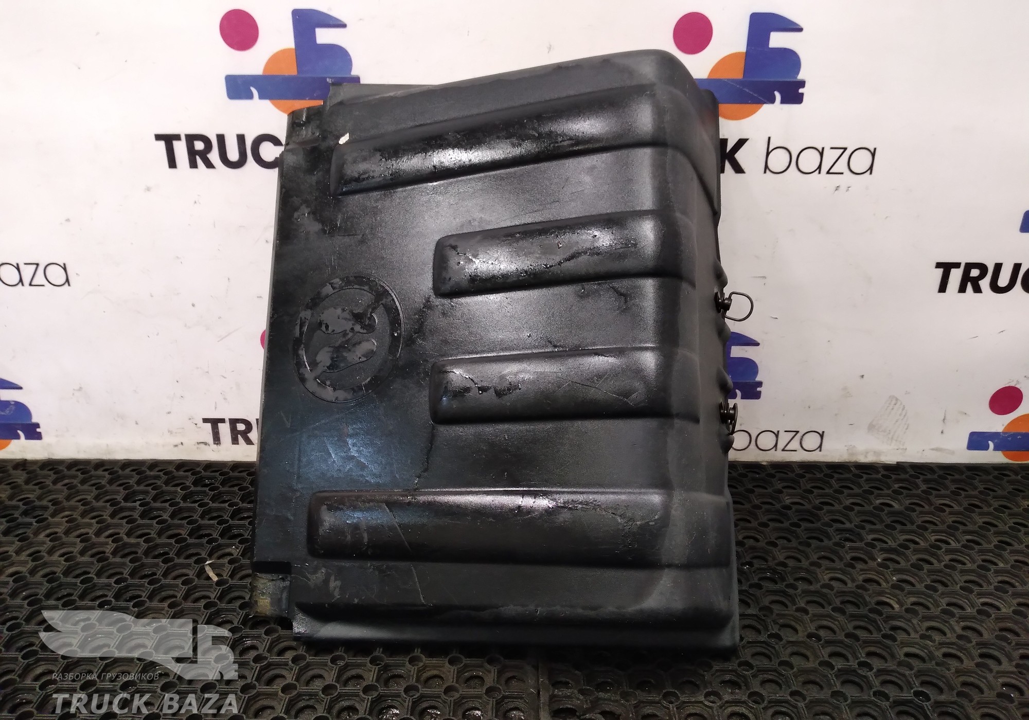 81418600274 Крышка ящика АКБ