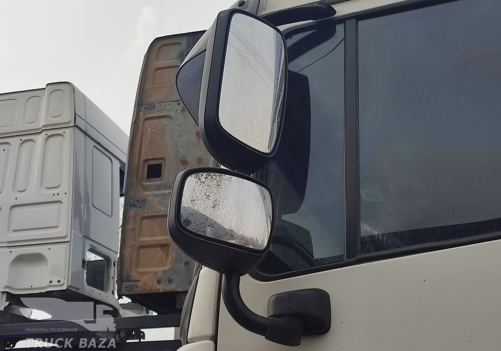 1808567 Зеркало заднего вида боковое левое для Daf