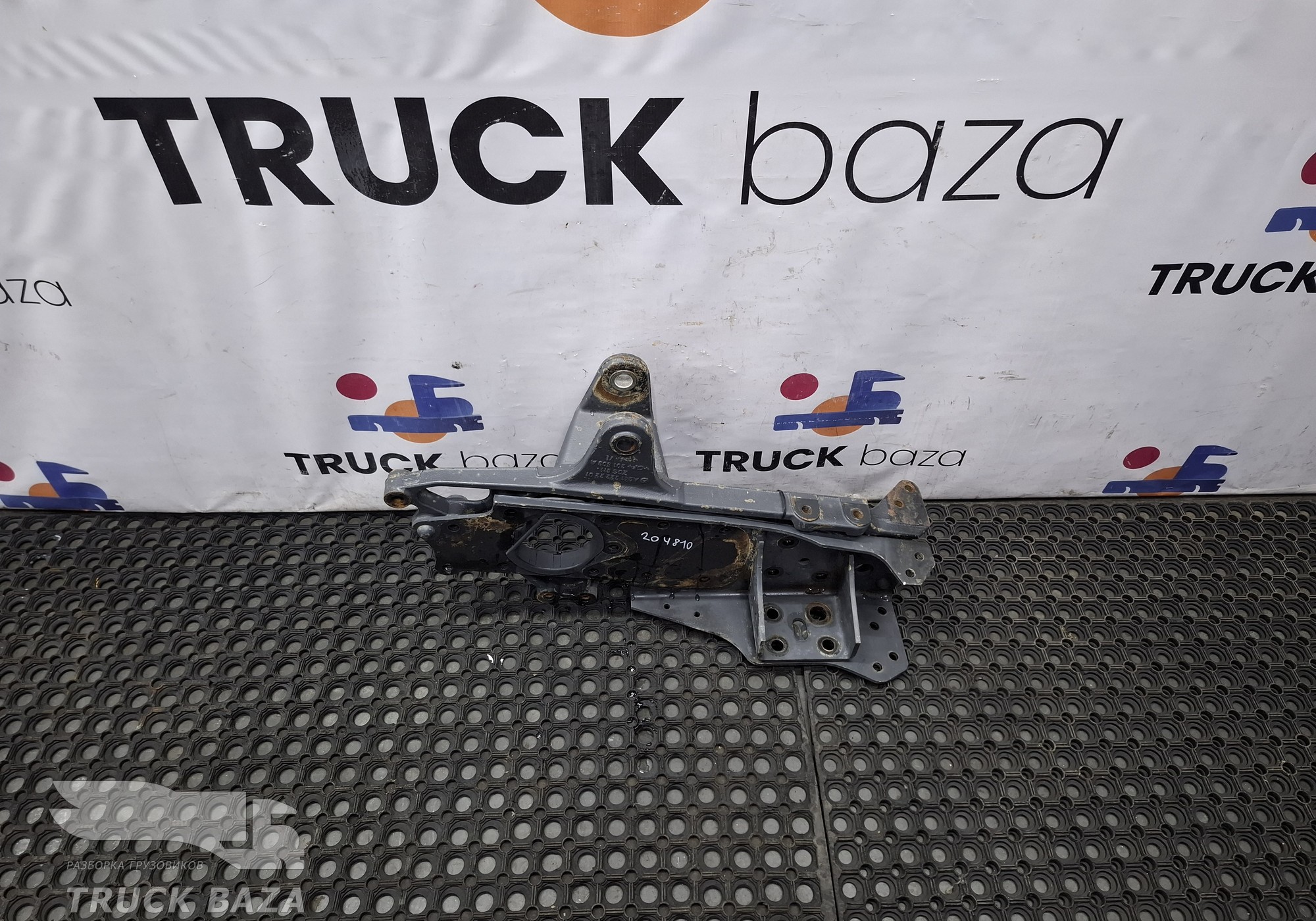 A9413222201 Кронштейн передней рессоры левый для Mercedes-Benz Axor I (с 2001 по 2004)
