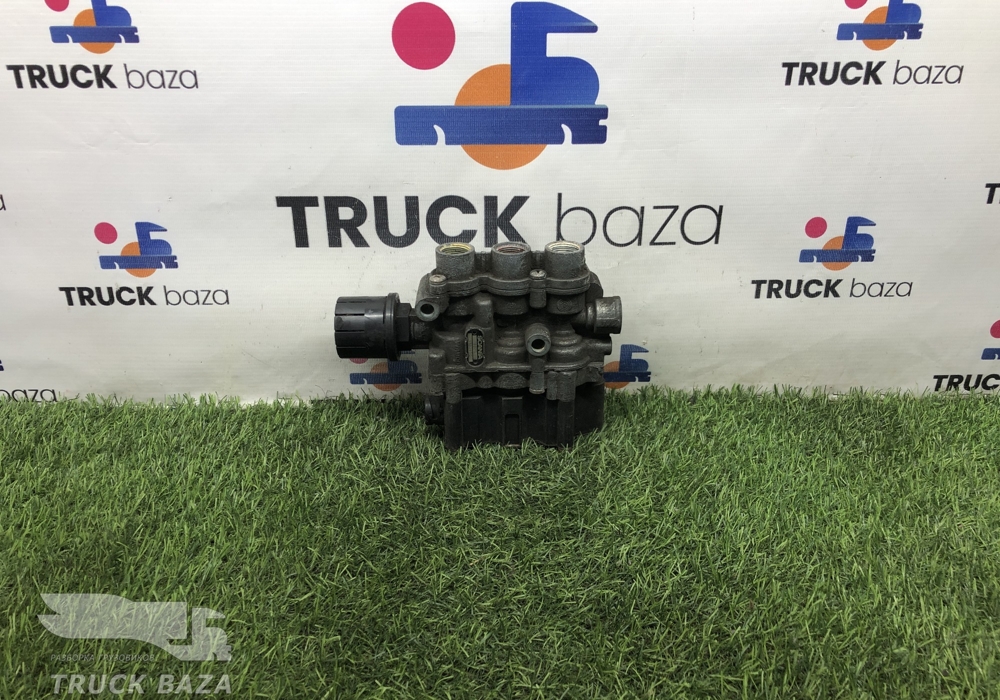 1383956 Кран уровня пола главный