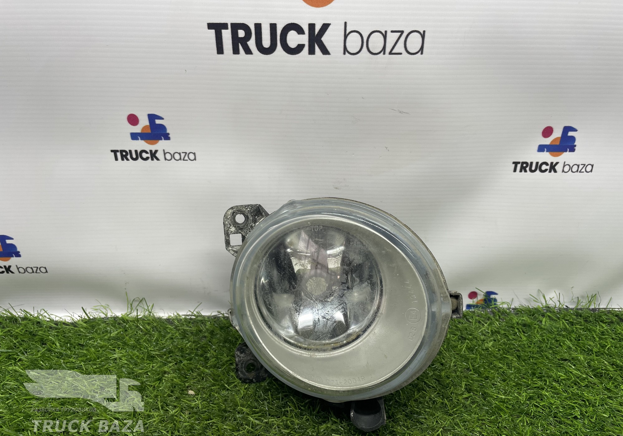 7712004R Фара противотуманная правая