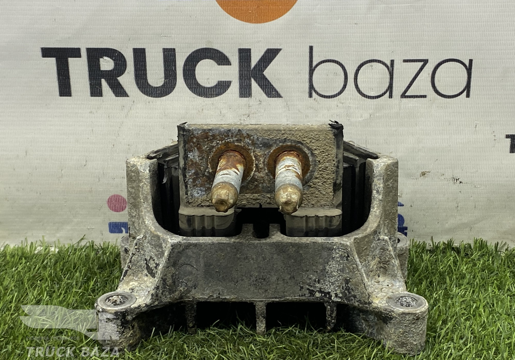 81962100597 Подушка двигателя задняя