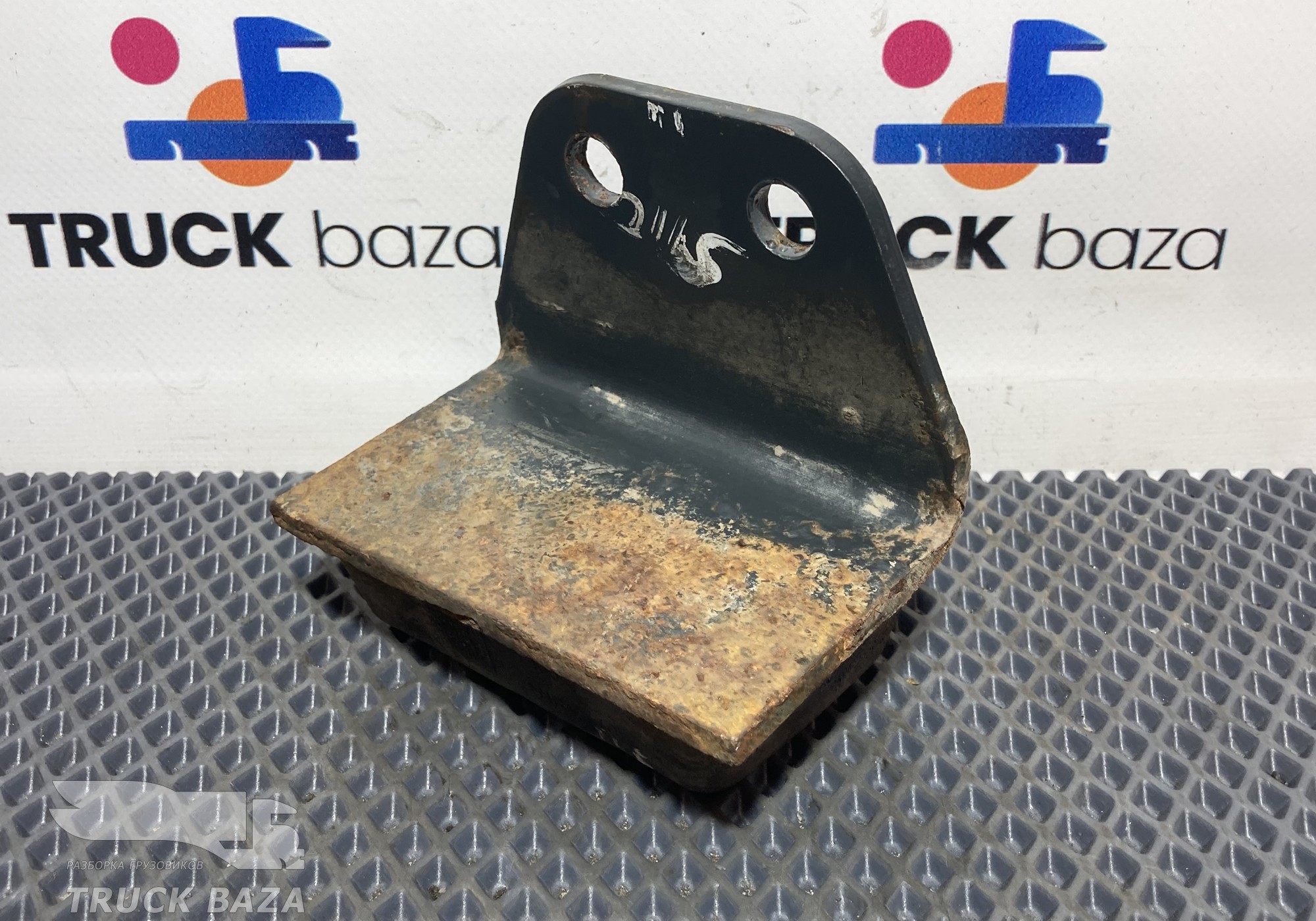 1370142 Отбойник задней рессоры