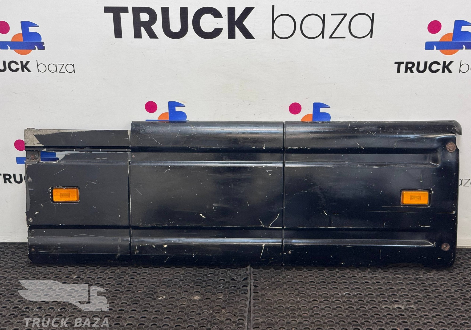 1362695 Спойлер шасси правый