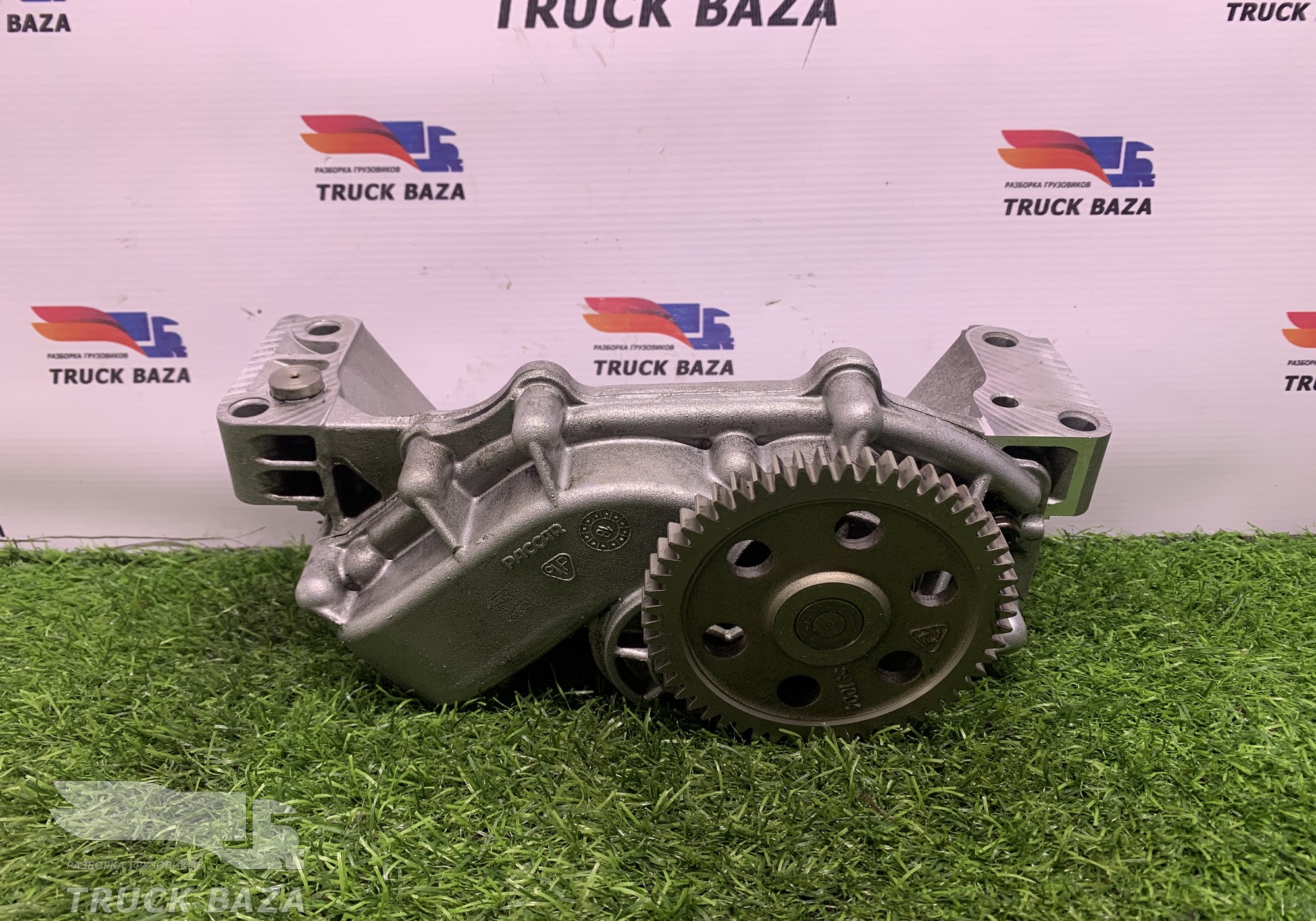 1840522 Насос масляный