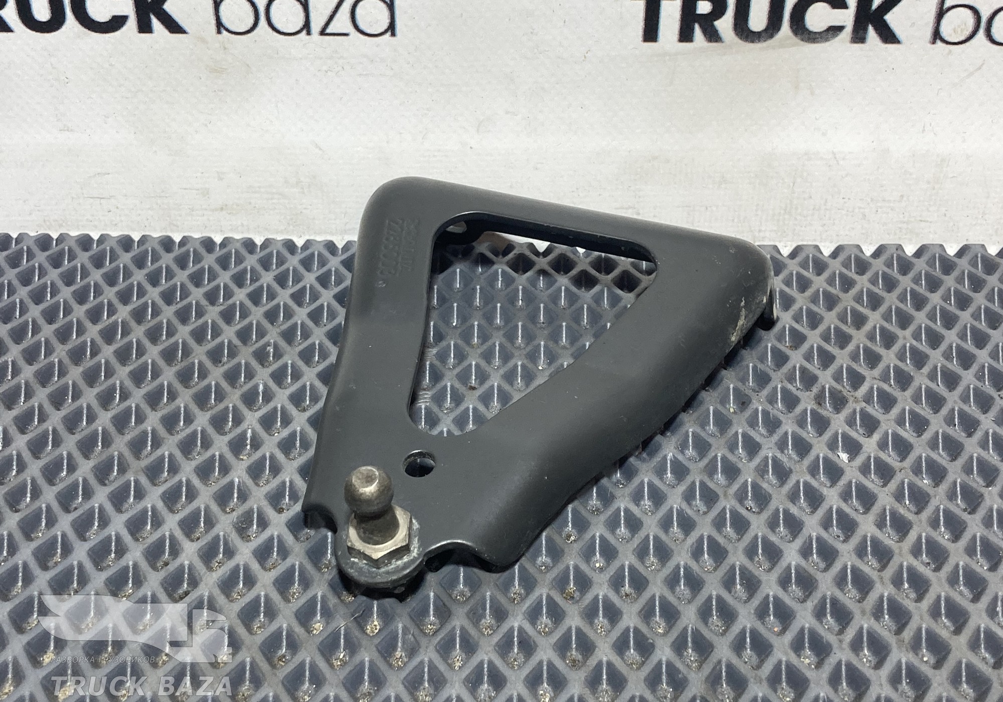 2285003 Кронштейн решетки радиатора для Scania 6-series R (с 2016)