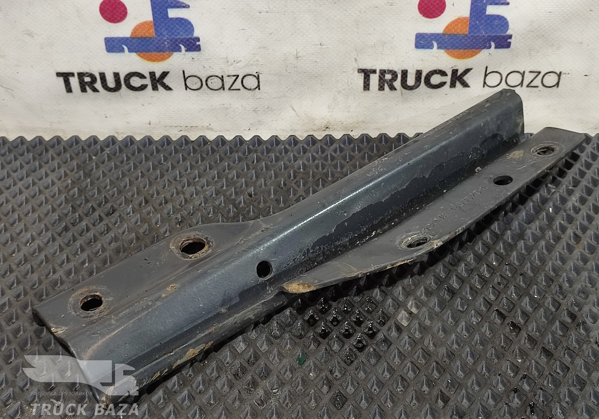 1853323 Кронштейн спойлера для Scania