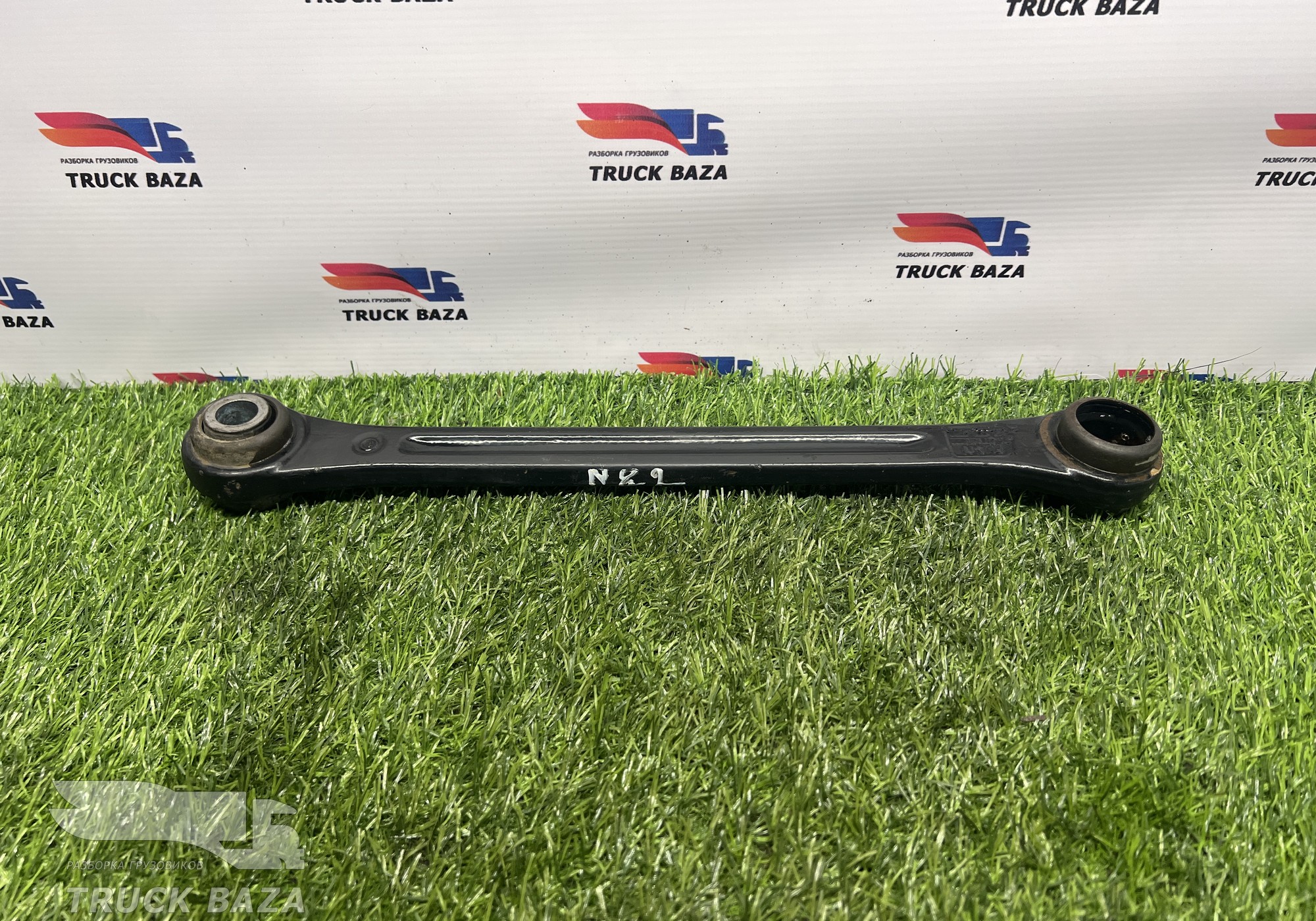 81437186822 Стойка переднего стабилизатора