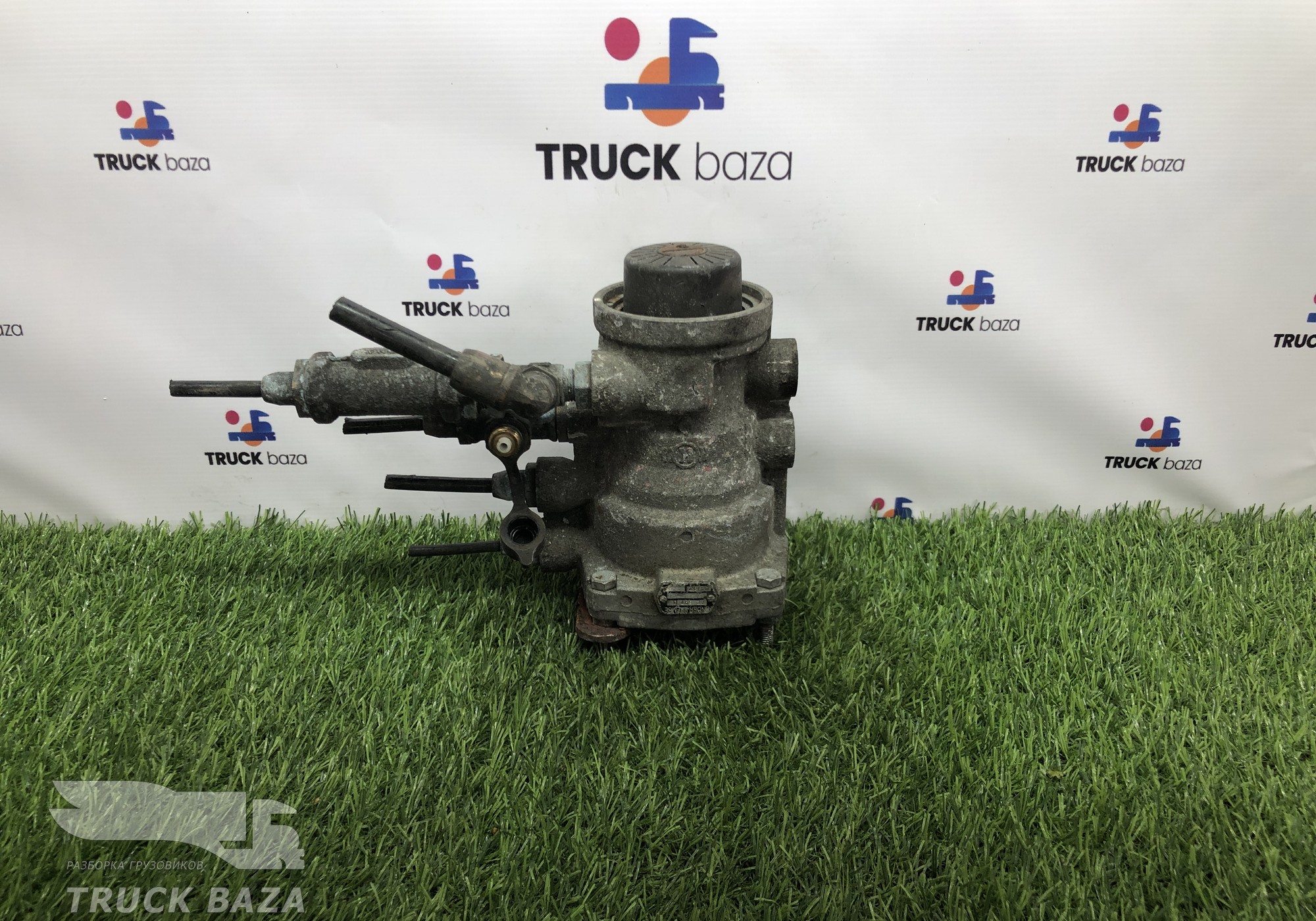 AC597B Кран управления тормозами прицепа