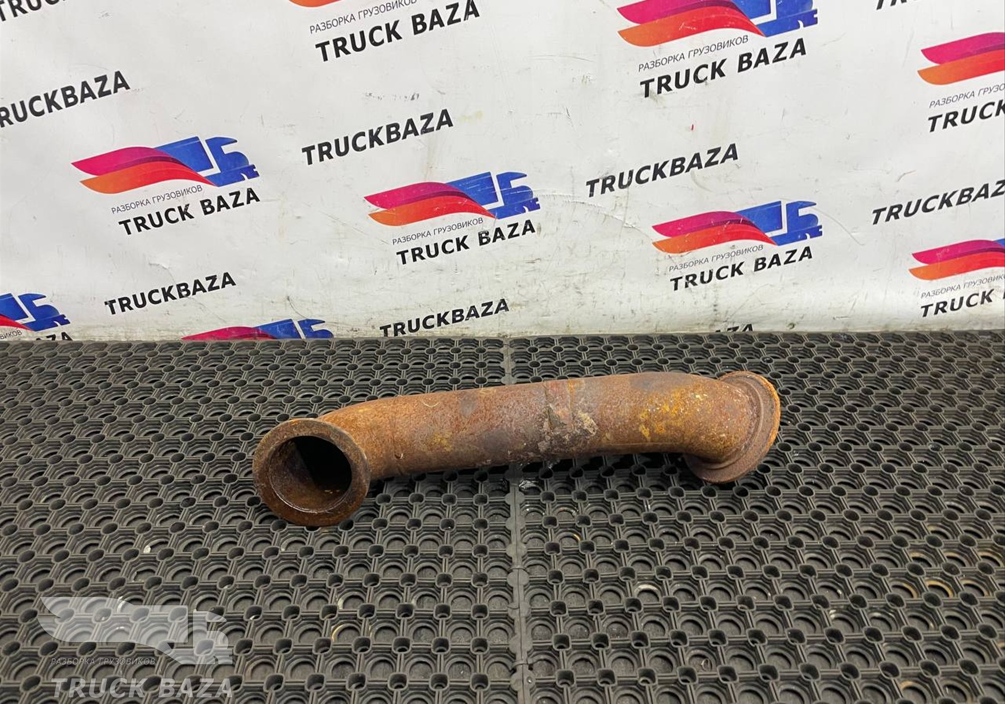 DZ97319540505 Труба глушителя для Shacman X3000 (с 2014)