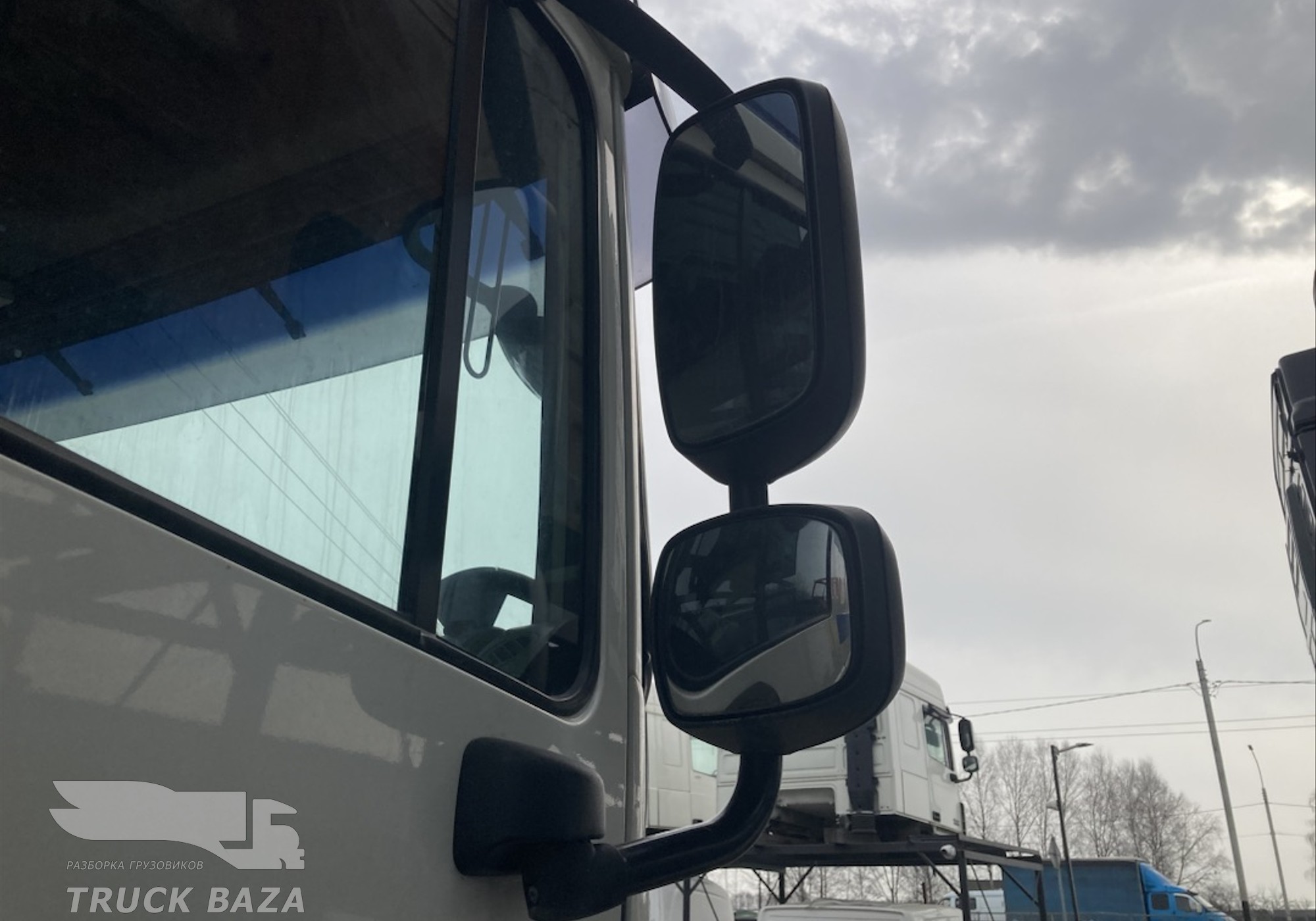 1813001 Зеркало заднего вида боковое правое для Daf XF105 (с 2005)