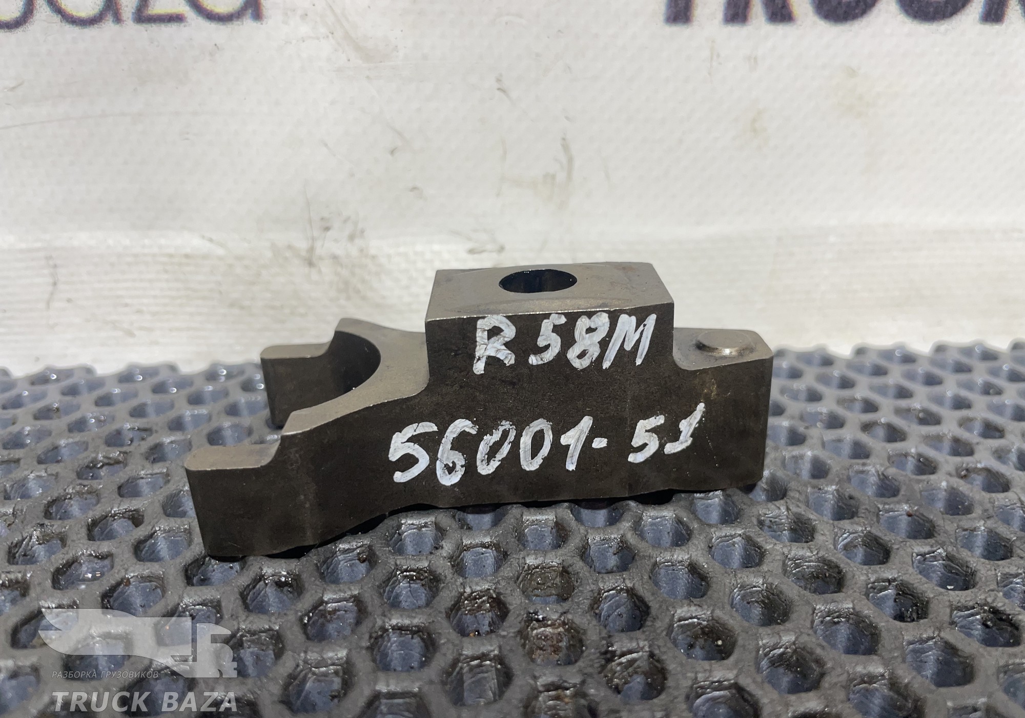 21425162 Кронштейн форсунки топливной для Renault