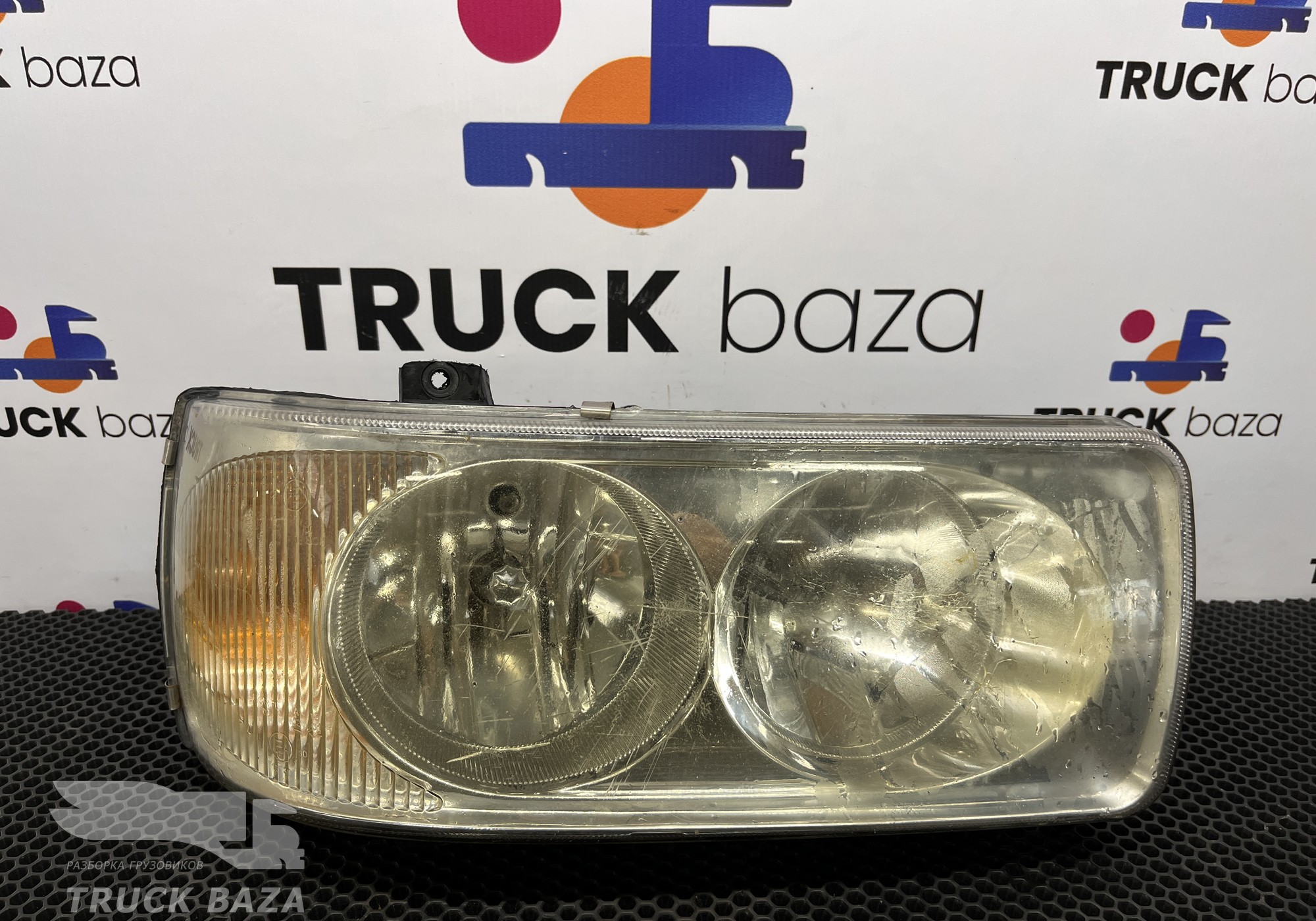 1743684 Фара левая для Daf XF95