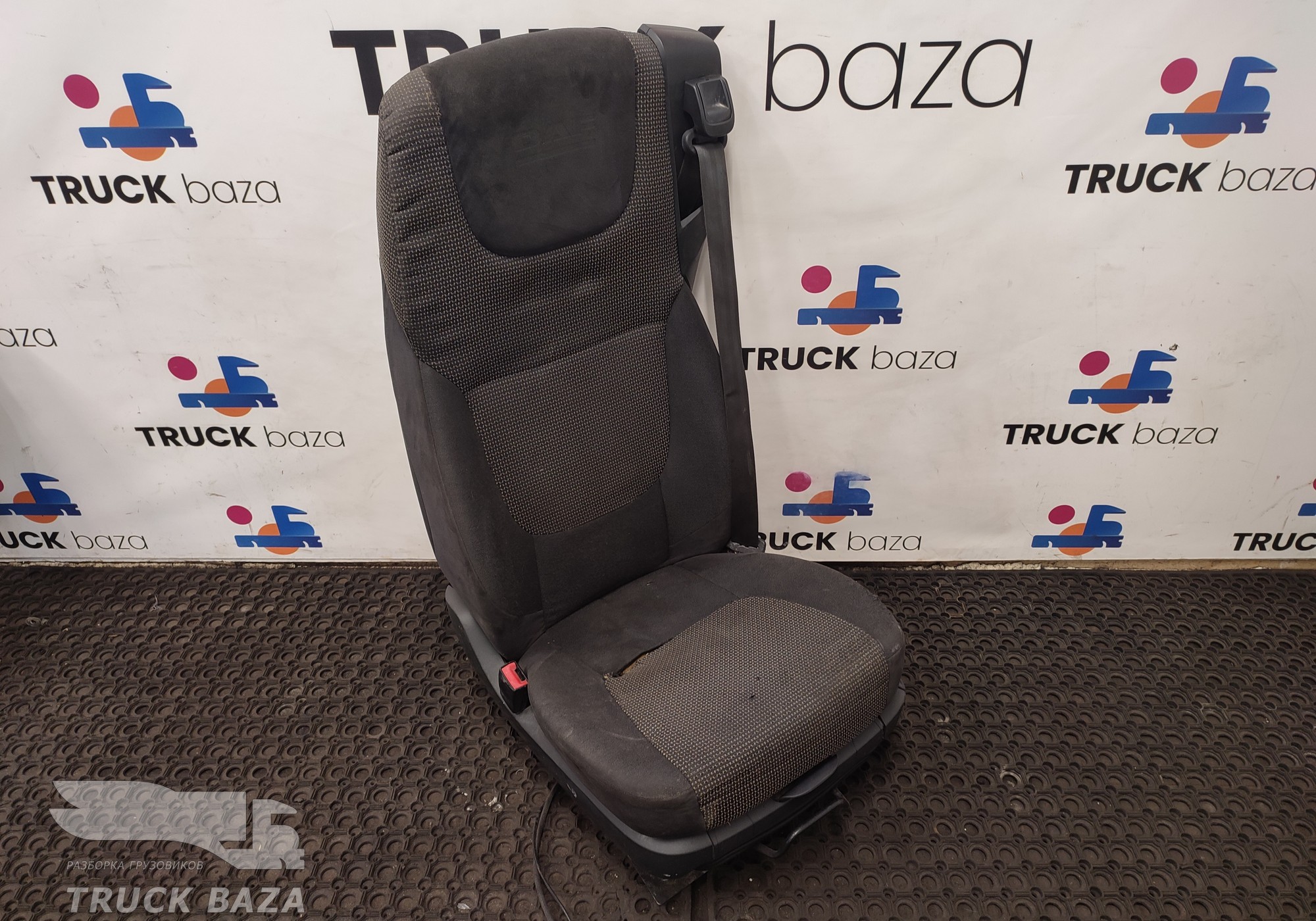 1879026 Сиденье водительское пневматическое