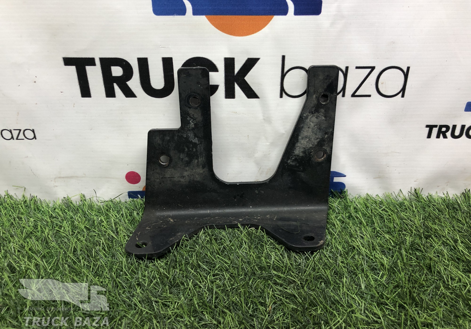 81517150289 Кронштейн трубки компрессора