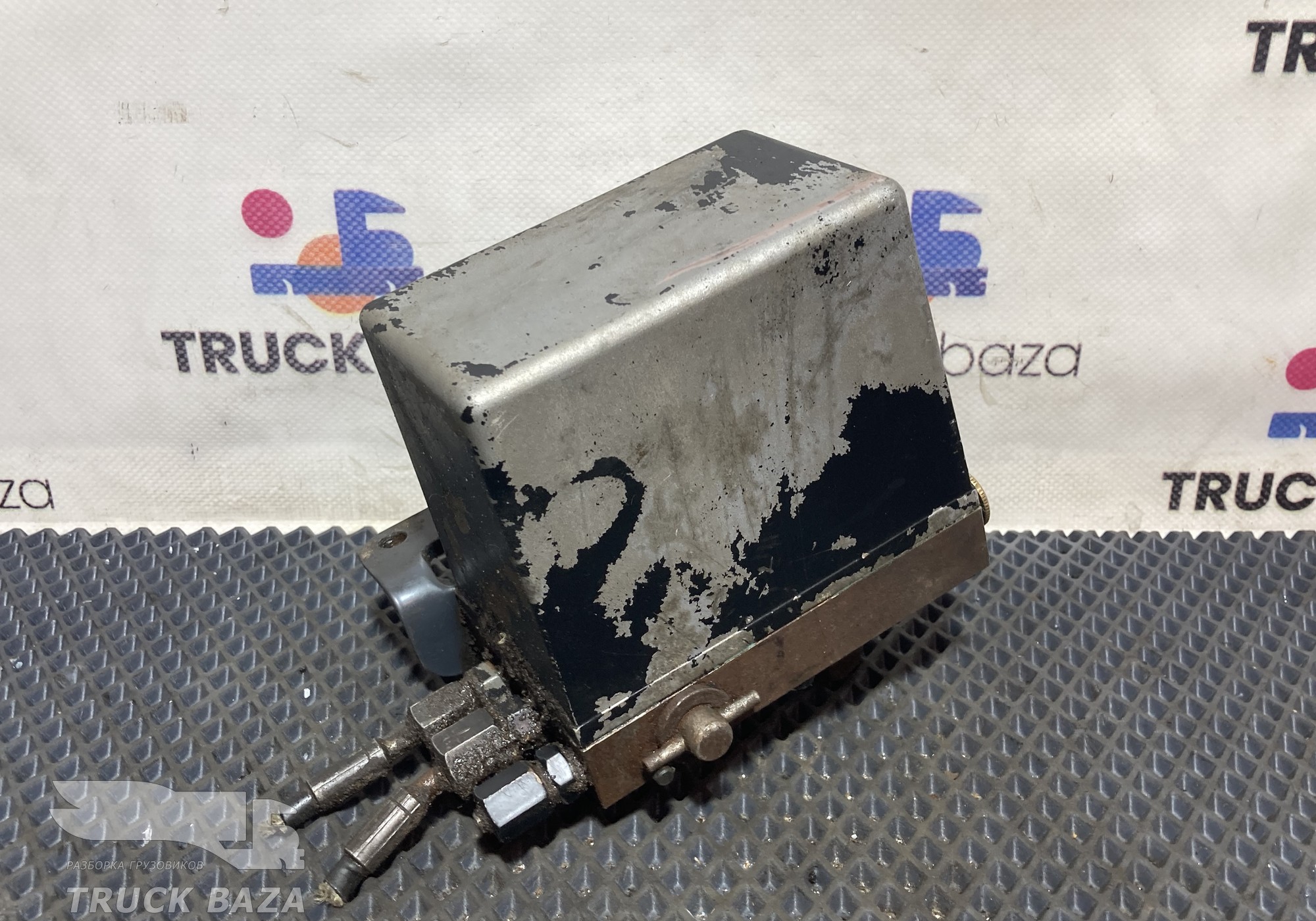 1794907 Насос подъема кабины