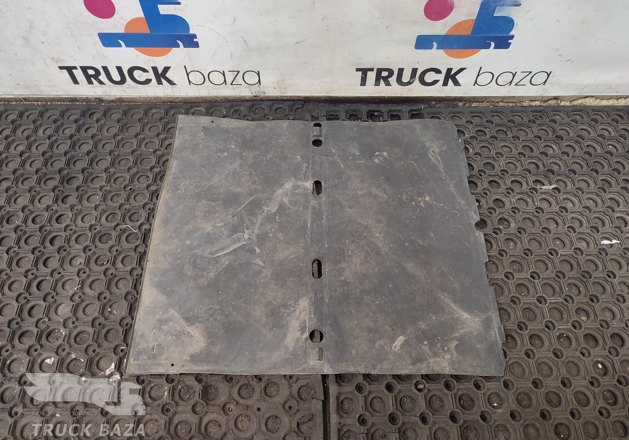 2504166 Коврик аккумуляторного ящика для Scania 6-series R (с 2016)