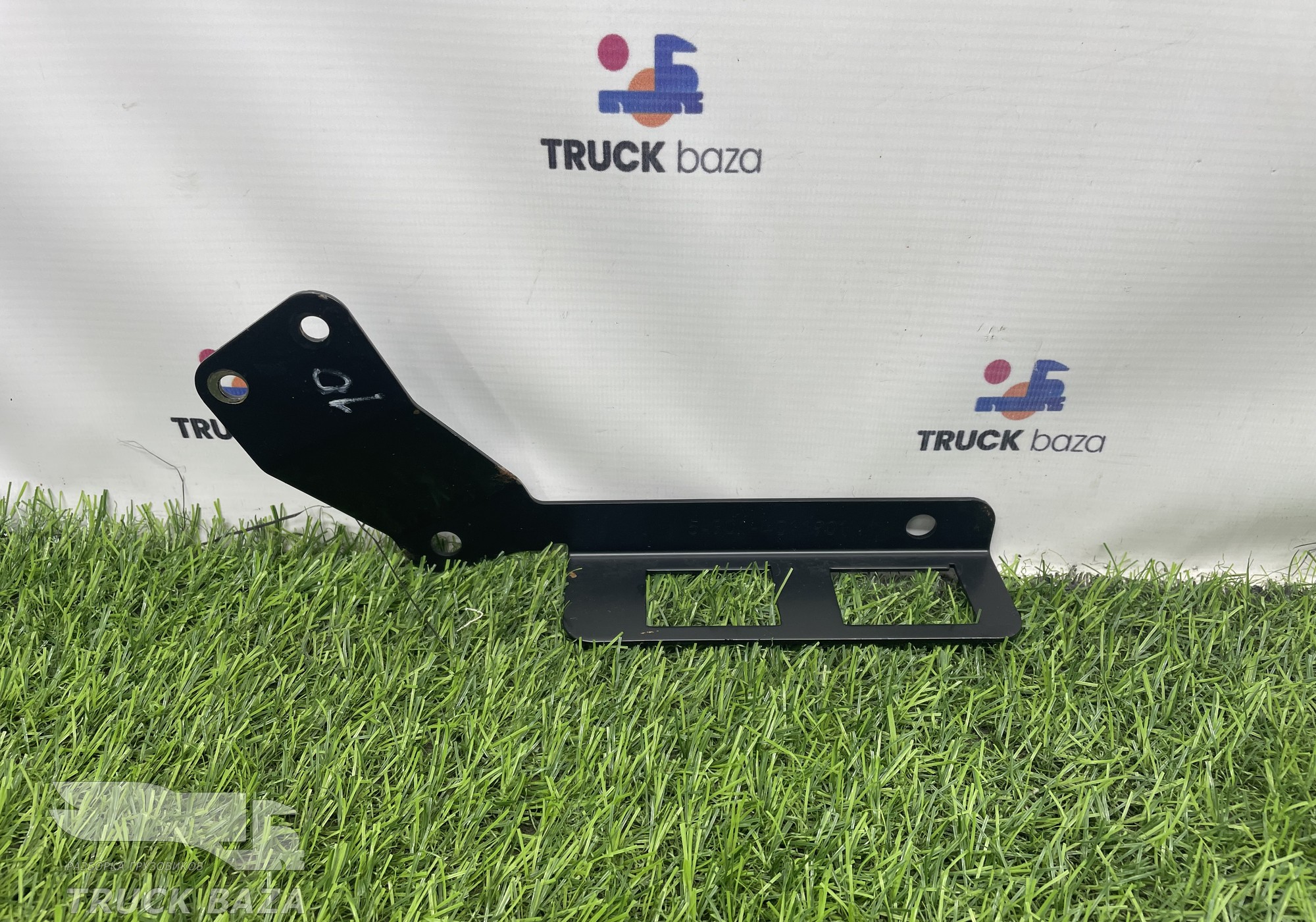 5490154011901 Кронштейн проводки салона для КАМАЗ 54901