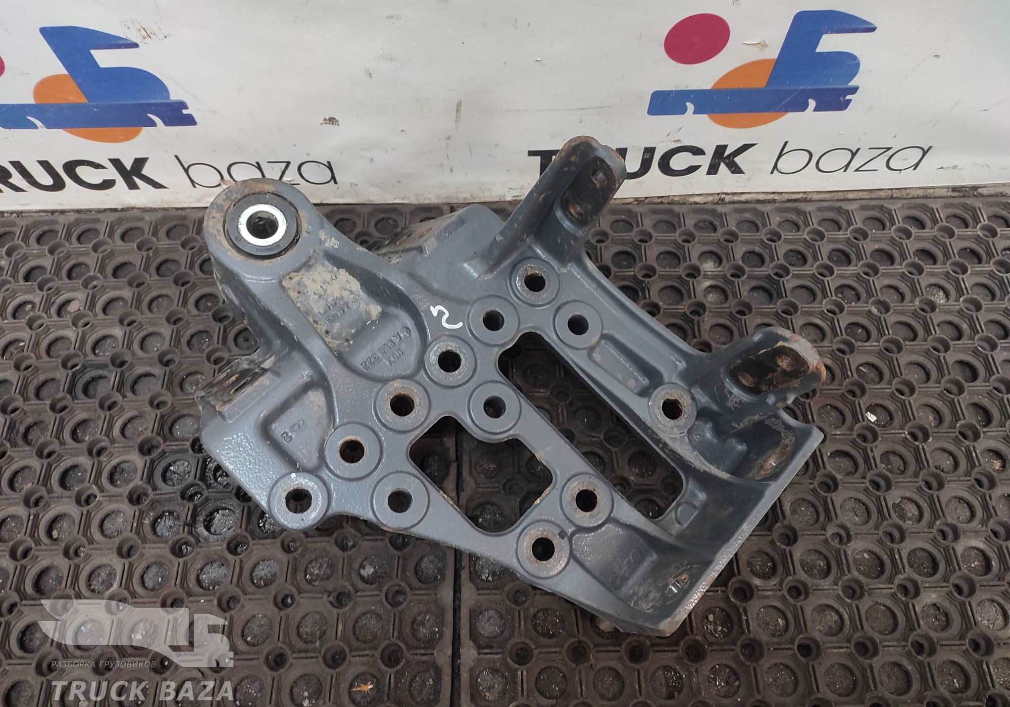 9603201070 Кронштейн передней рессоры левый для Mercedes-Benz Actros New Actros MP4 (с 2011)