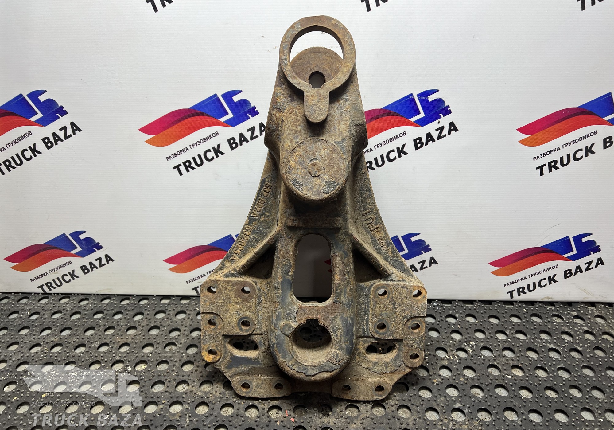 5010532822 Кронштейн крепления задней рессоры для Renault Magnum III E-tech (с 2001 по 2005)