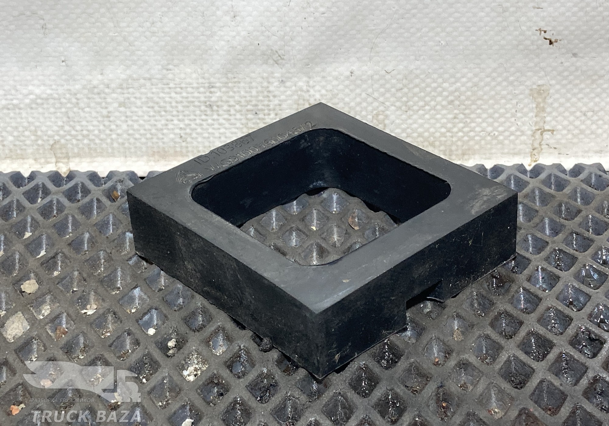 WG9100360045 Проставка крана тормозного для Sinotruk Sitrak C7H