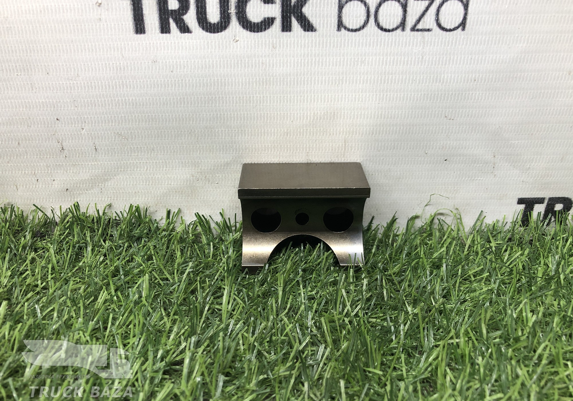 51042020136 Кронштейн вала рокеров