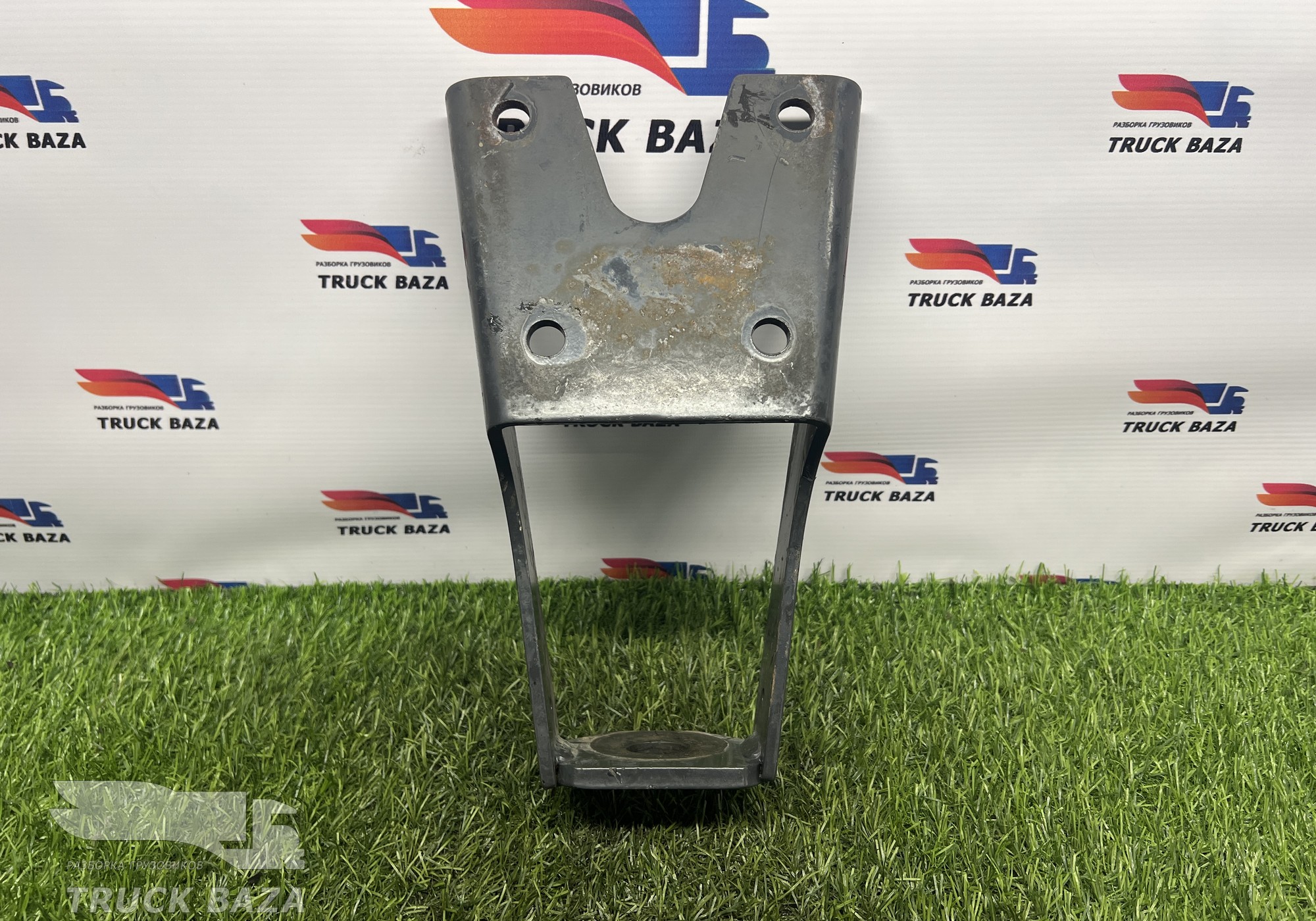 1509784 Кронштейн переднего амортизатора