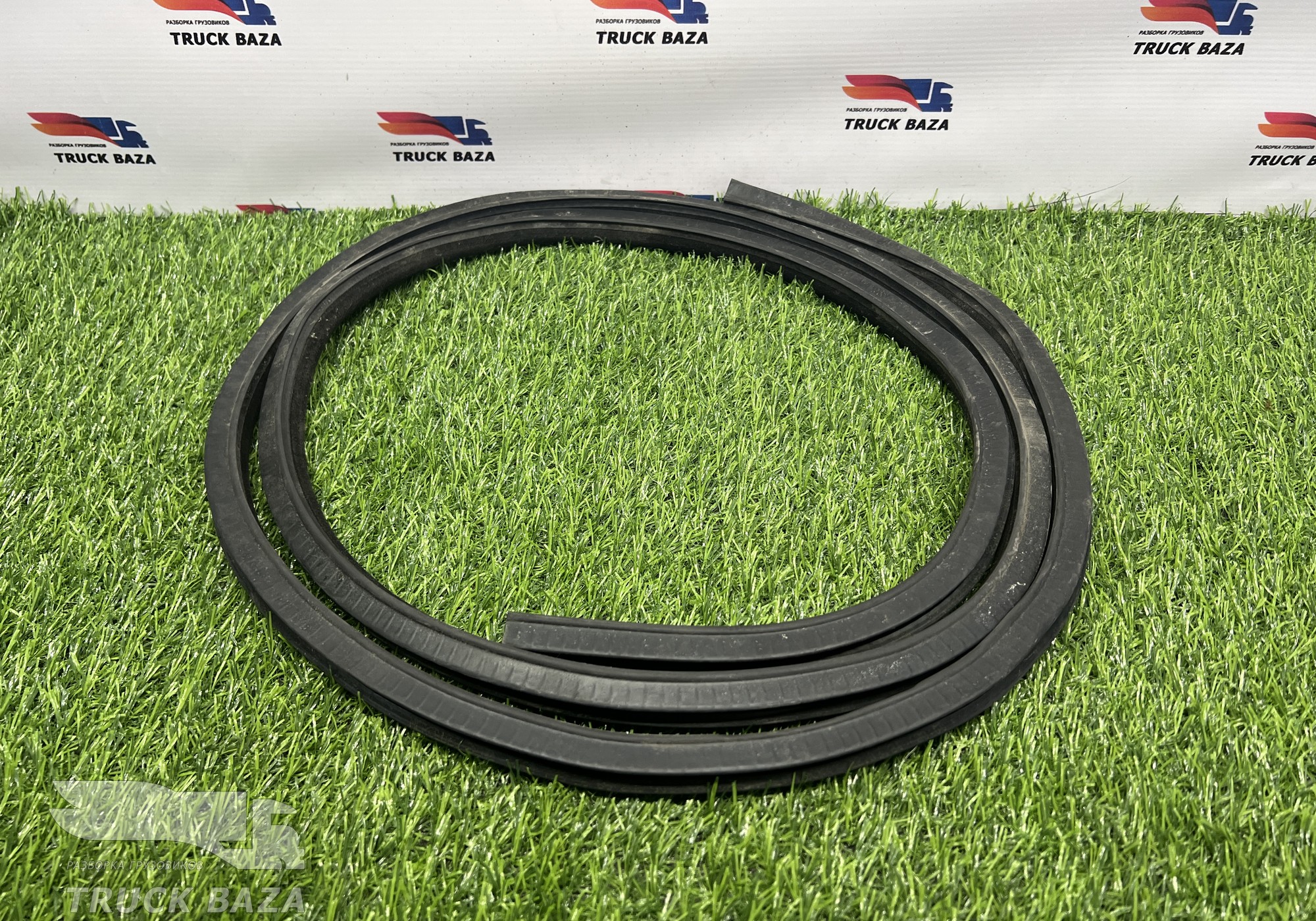 549016103222 Уплотнитель проема стекла для КАМАЗ 54901