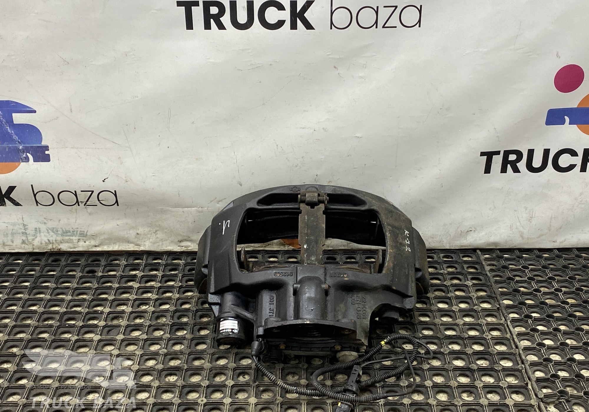 K171783 Суппорт передний левый для КАМАЗ 54901