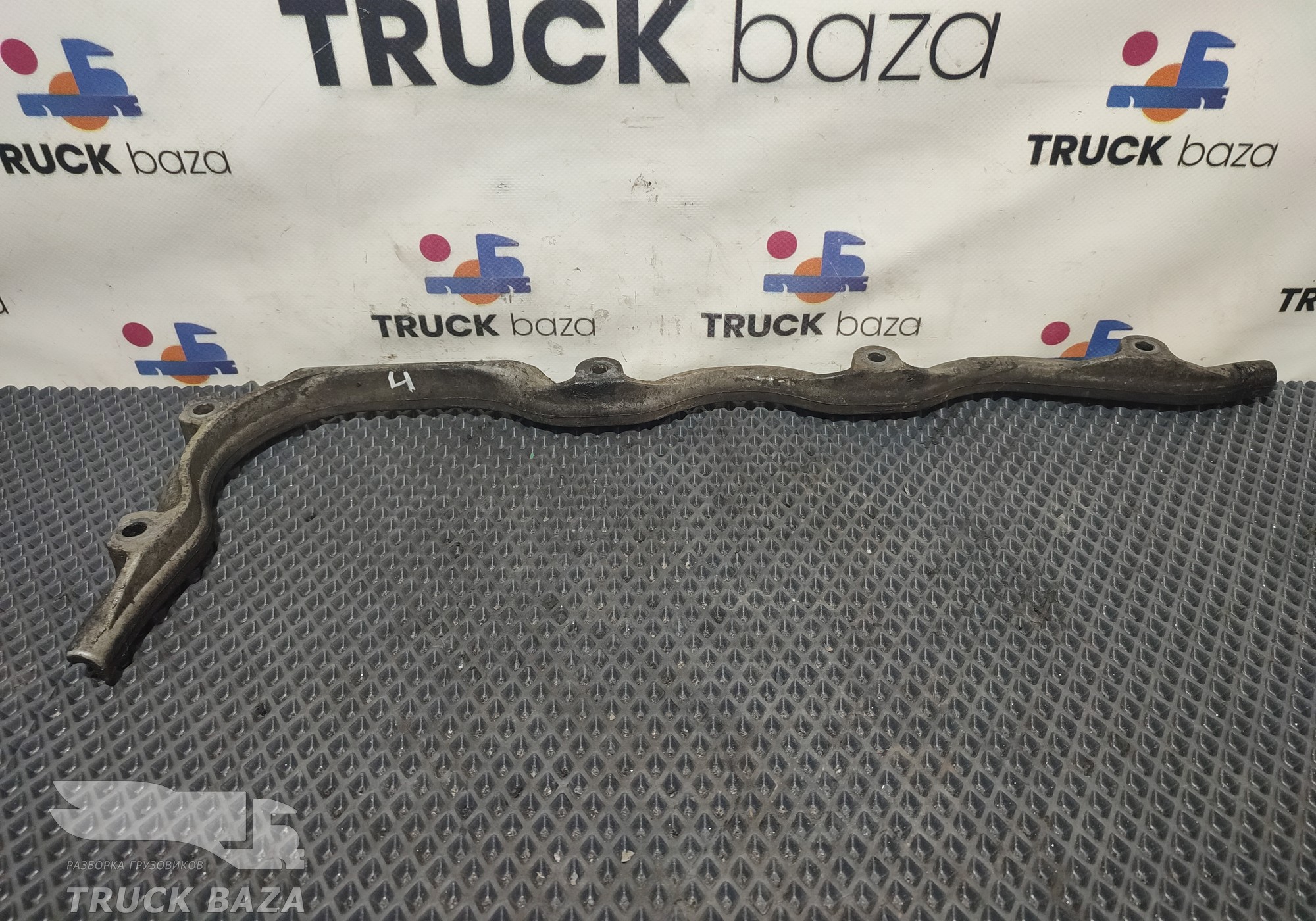 51058400128 Планка крепления поддона