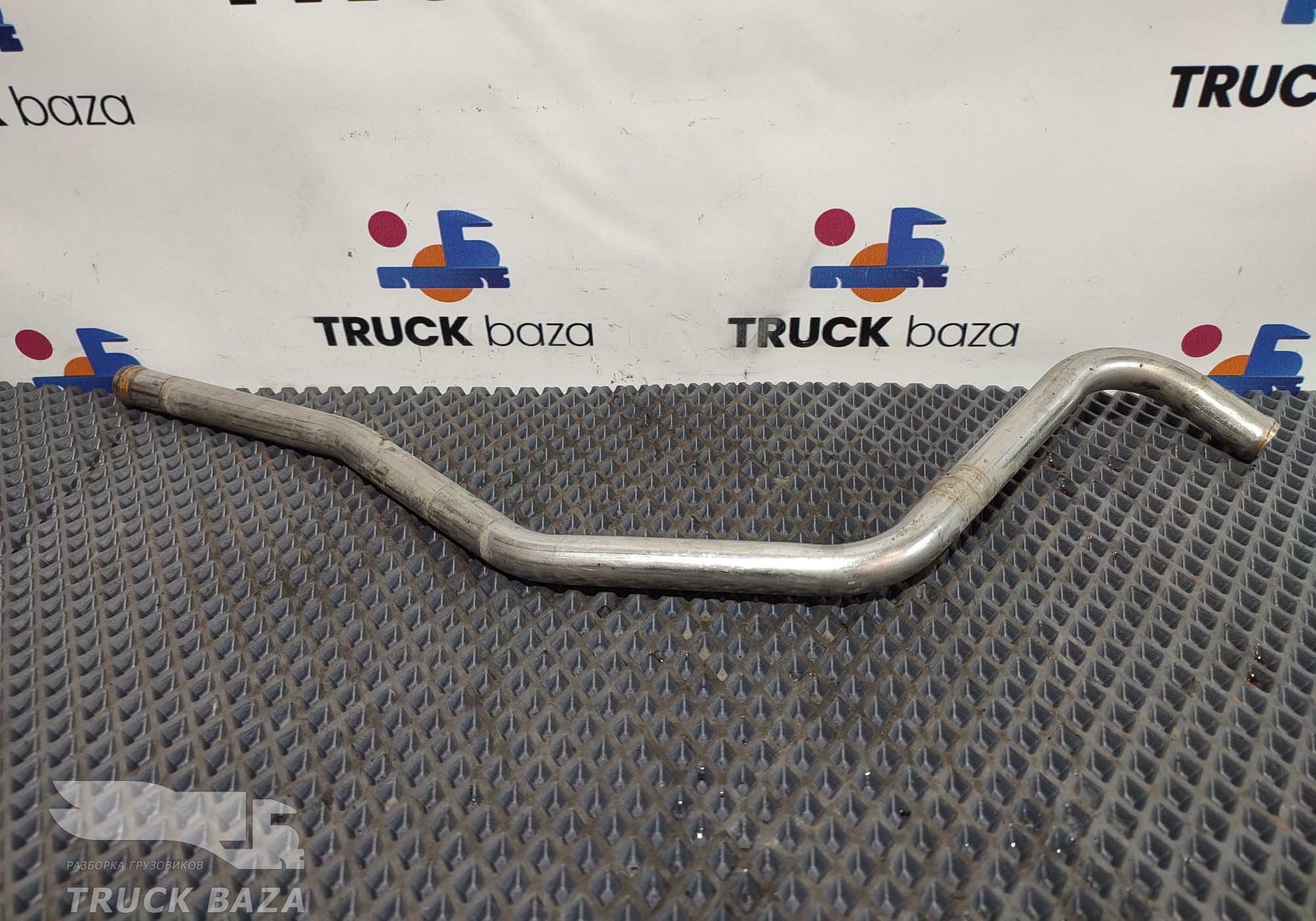 81619600778 Трубка отопителя