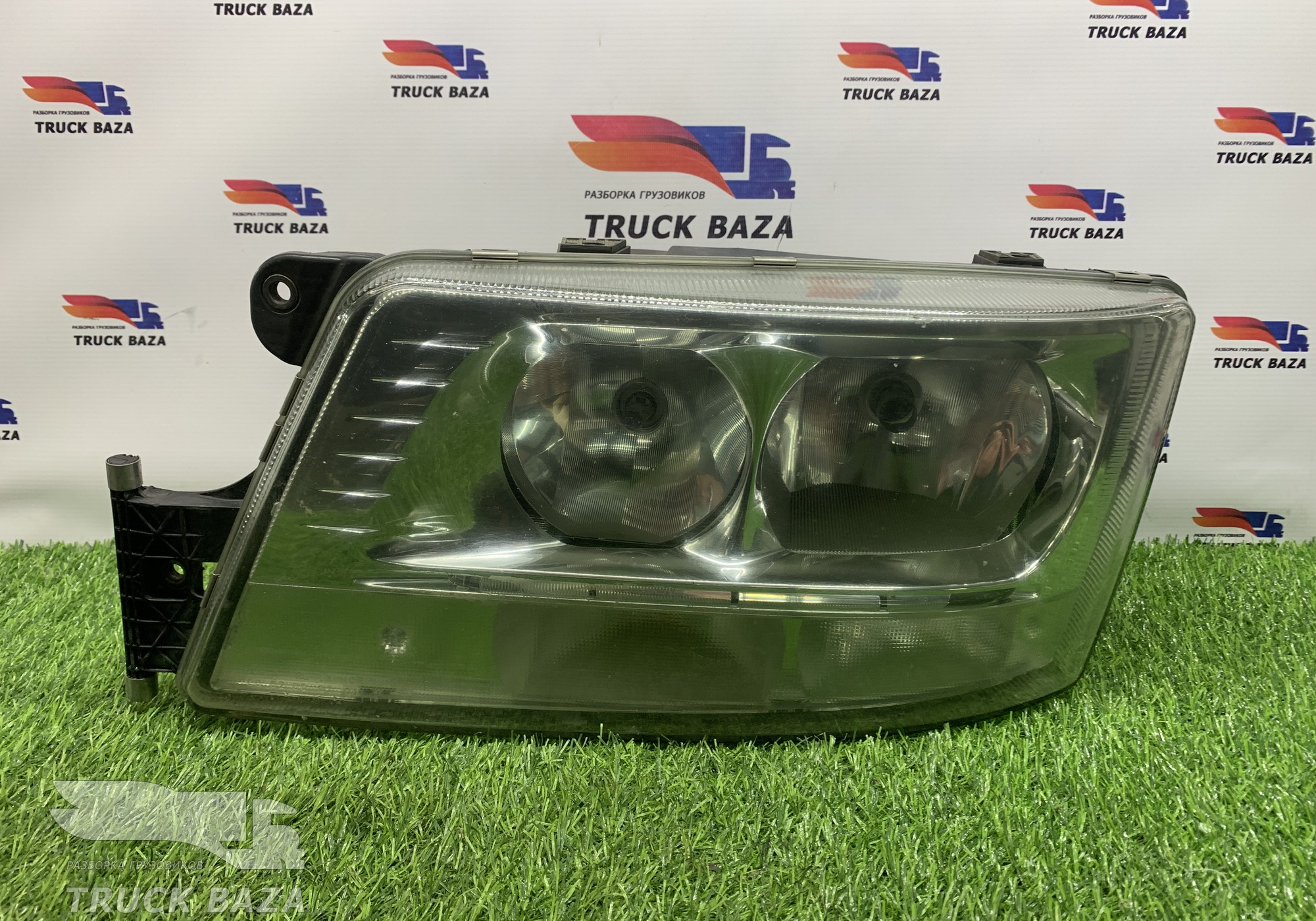 81251016659 Фара левая