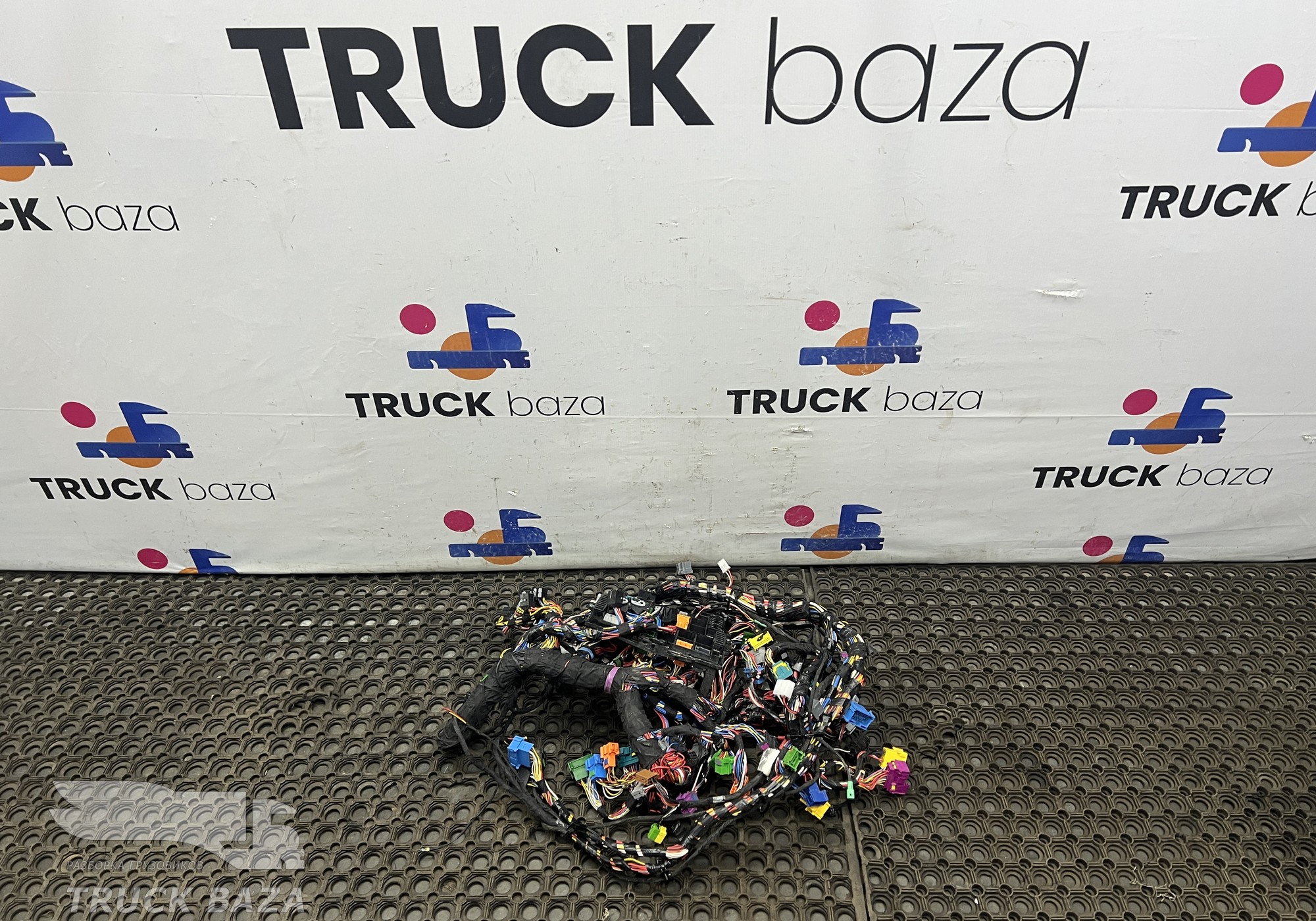 2118830 Проводка кабины основная для Daf XF106 (с 2012)