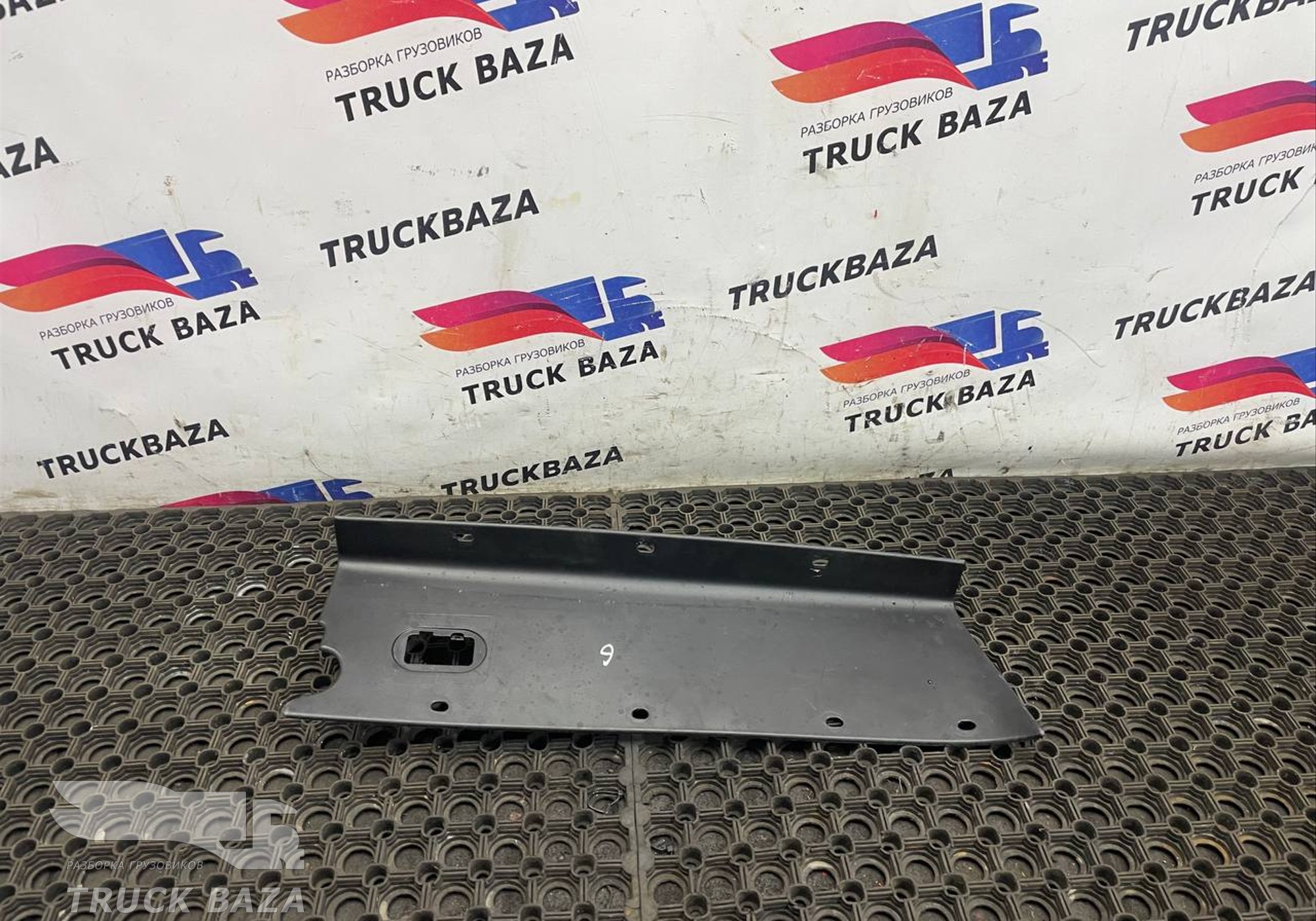 1652336 Накладка торпедо для Daf XF106 (с 2012)